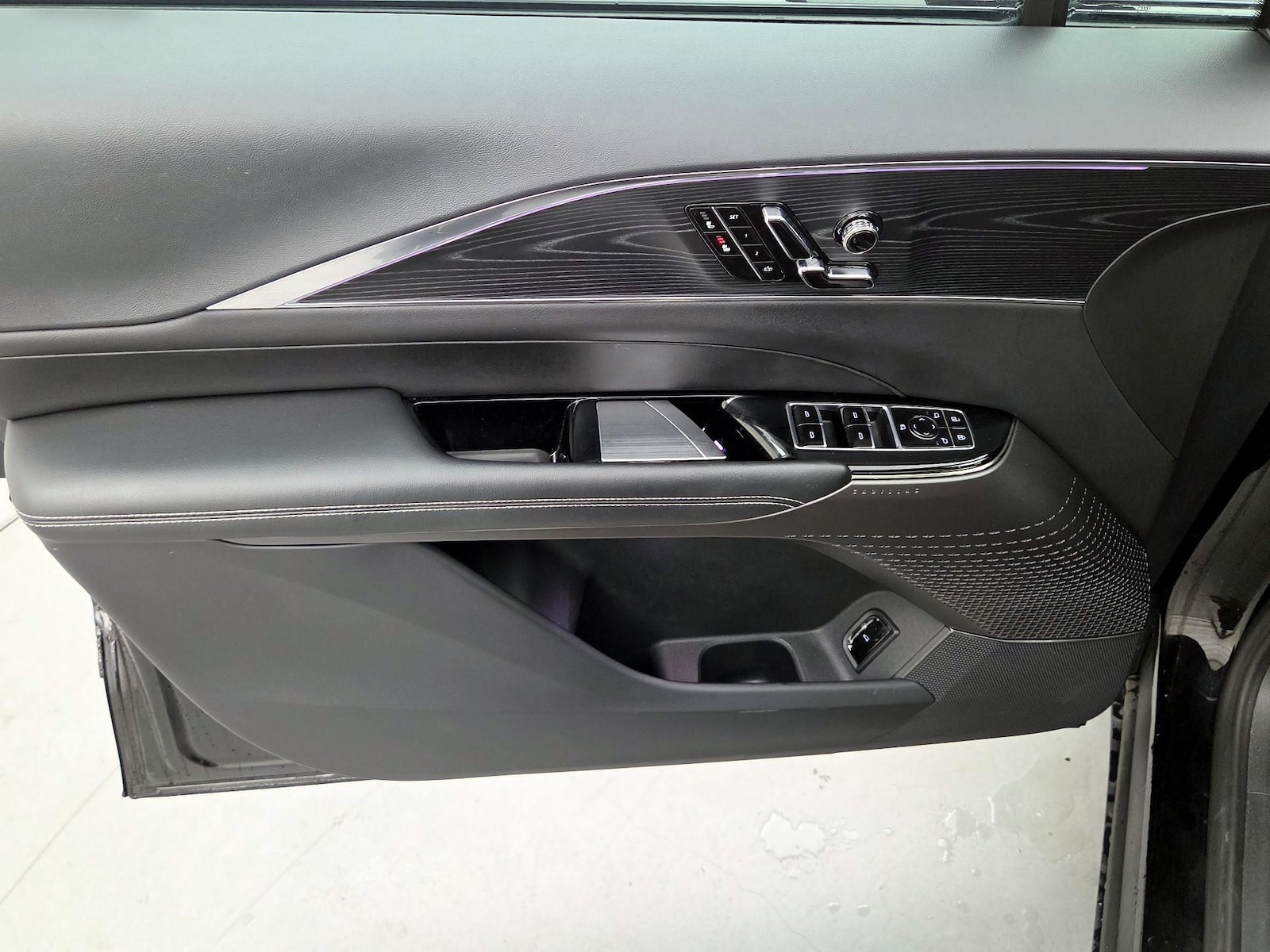 2024 Cadillac LYRIQ Sport 1 - Photo 13