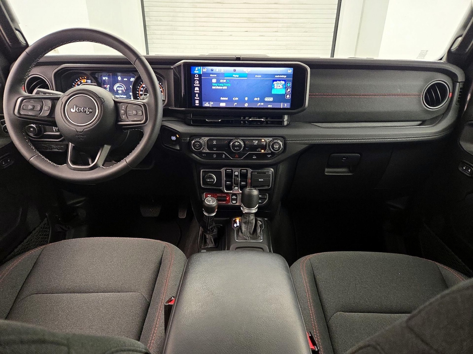 Apple CarPlay® & Android Auto™