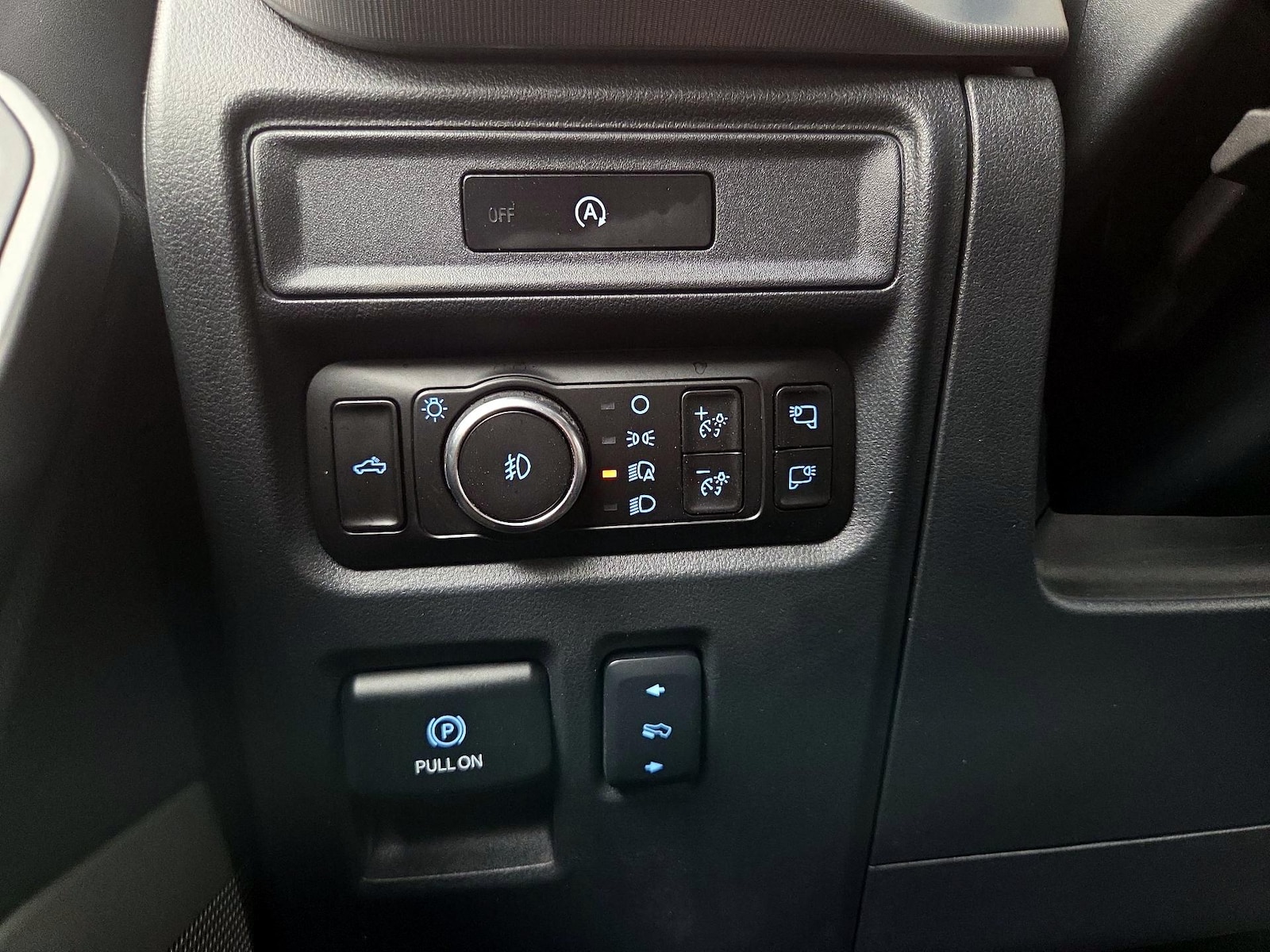 2025 Ford F-150 Lariat - Photo 14
