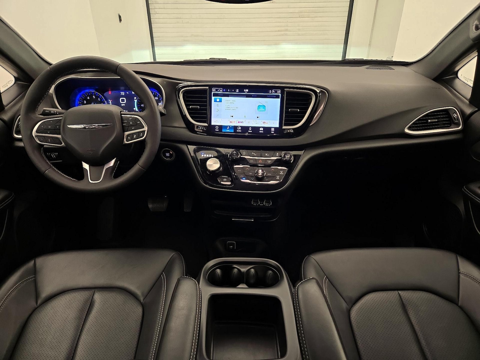 2025 Chrysler Pacifica Select - Photo 10