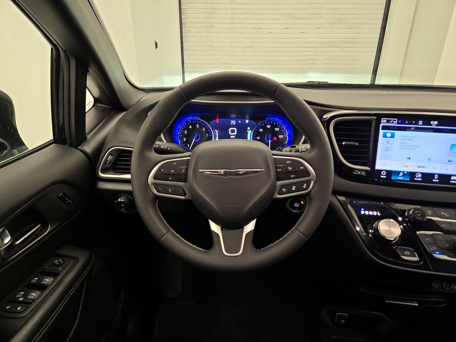 2025 Chrysler Pacifica Select - Photo 11