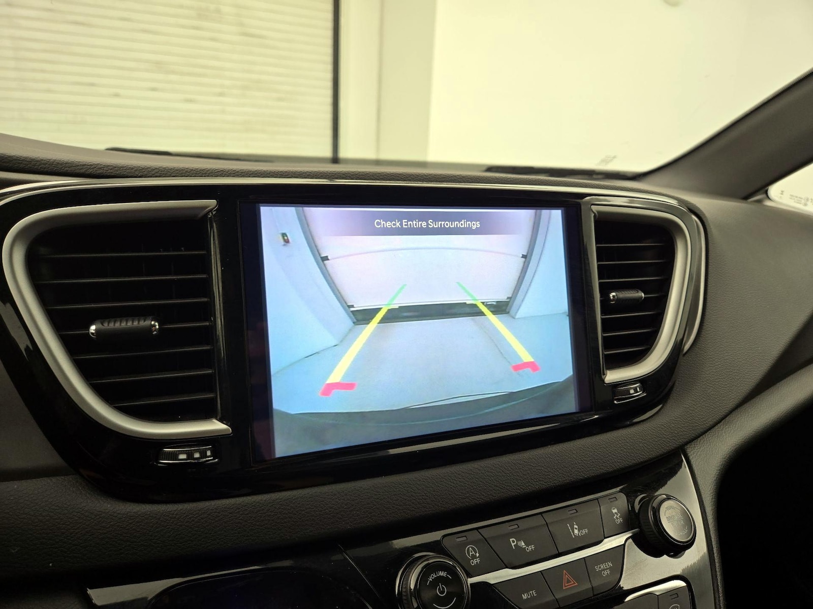 2025 Chrysler Pacifica Select - Photo 15