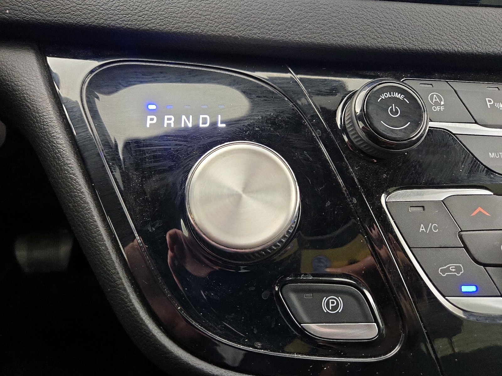 2025 Chrysler Pacifica Select - Photo 18