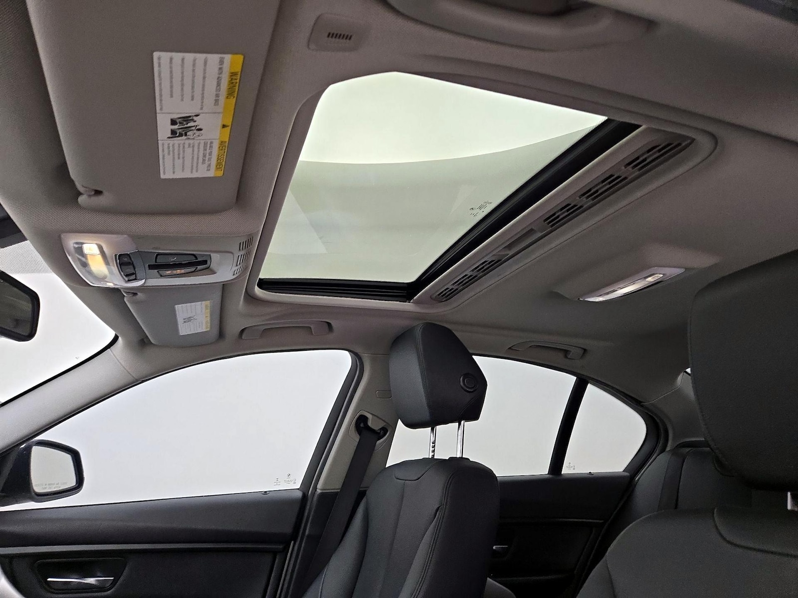 Sunroof(s) & Overhead Airbags