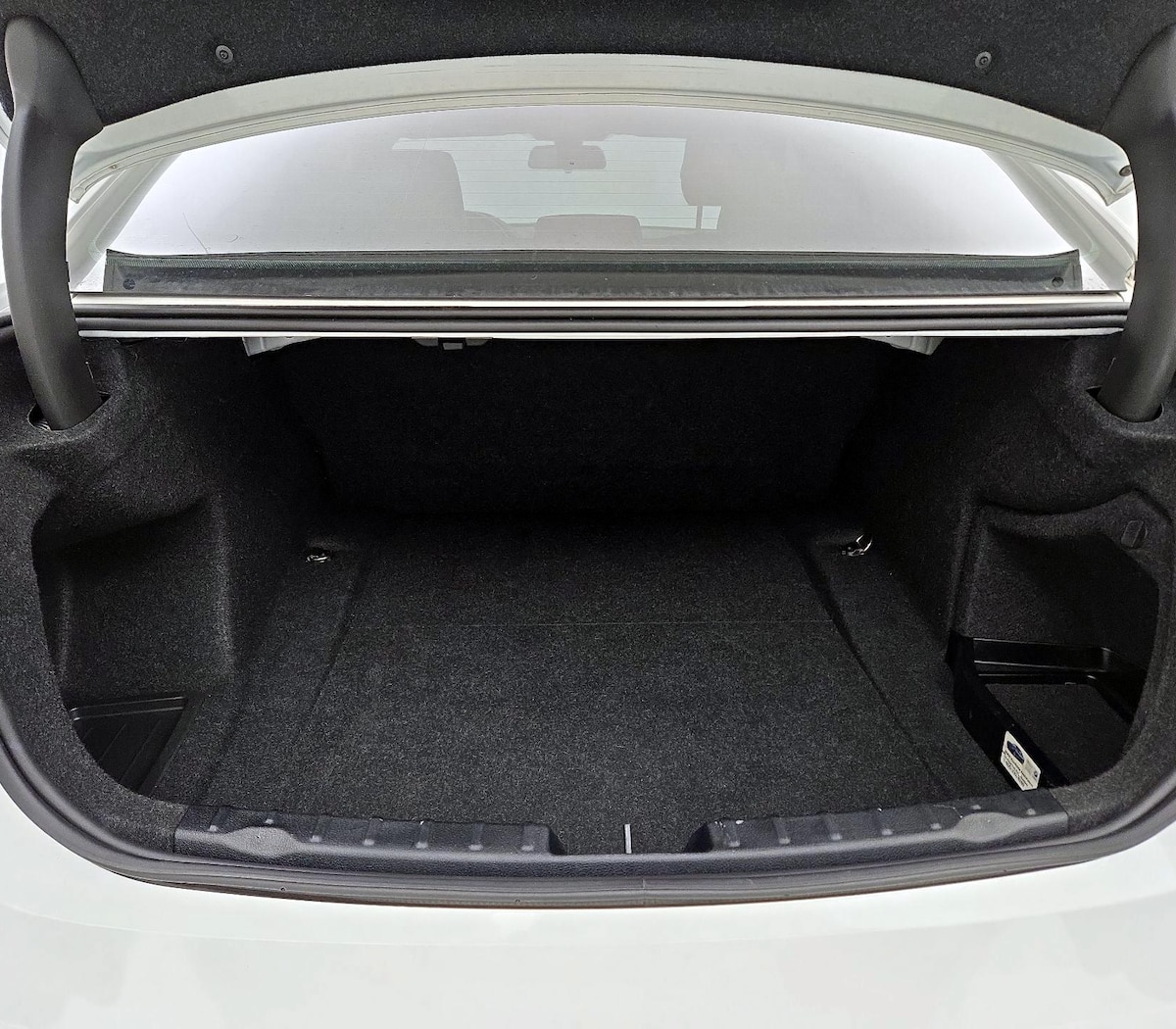 Trunk/Cargo (Seats Up)