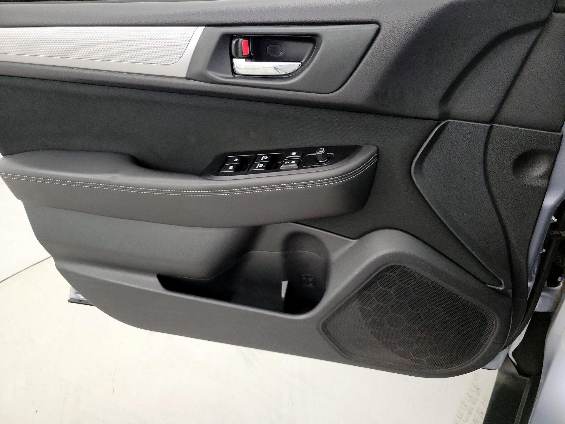 Thumbnail: 2015 Subaru Outback - 12