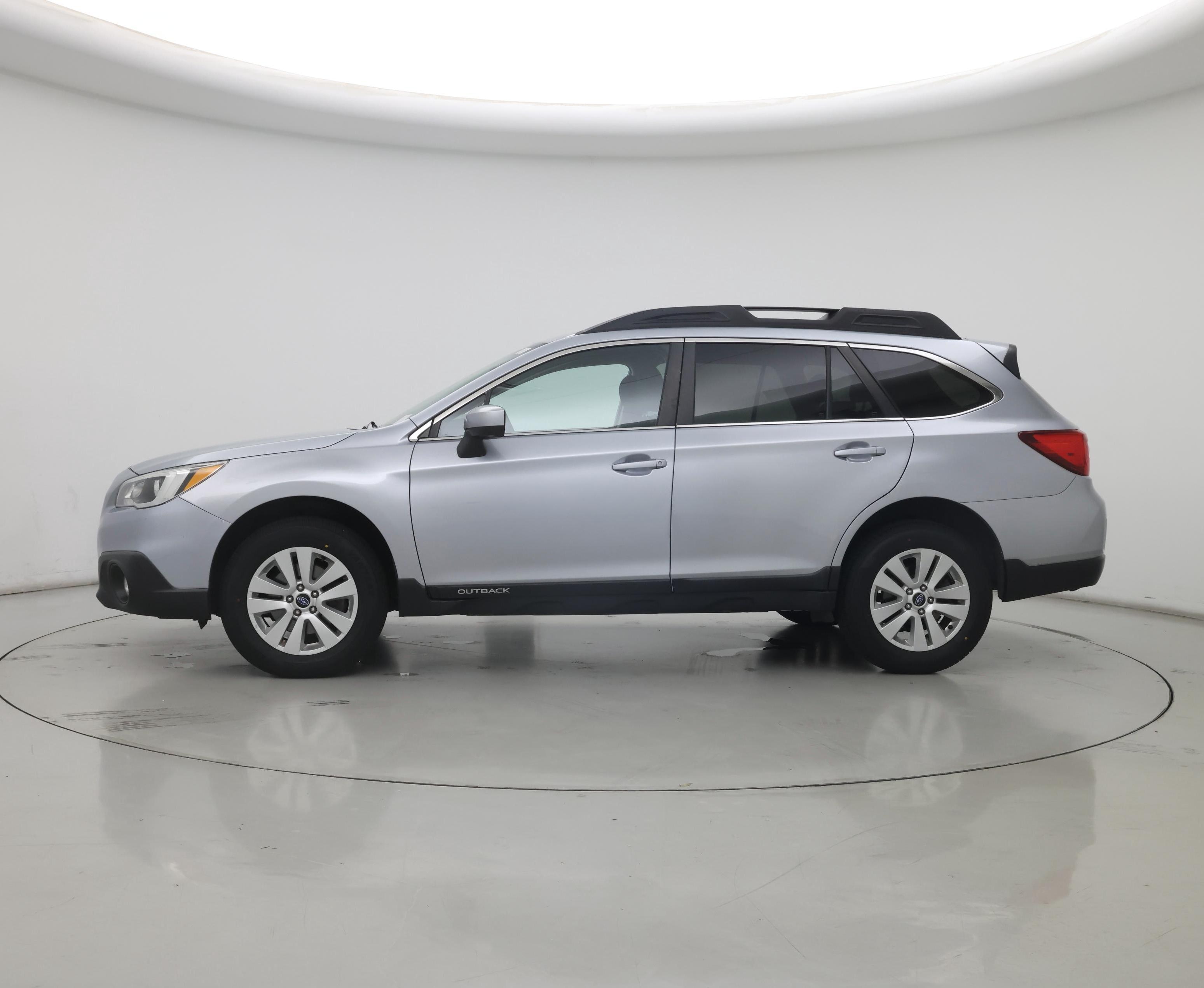 Thumbnail: 2015 Subaru Outback - 3