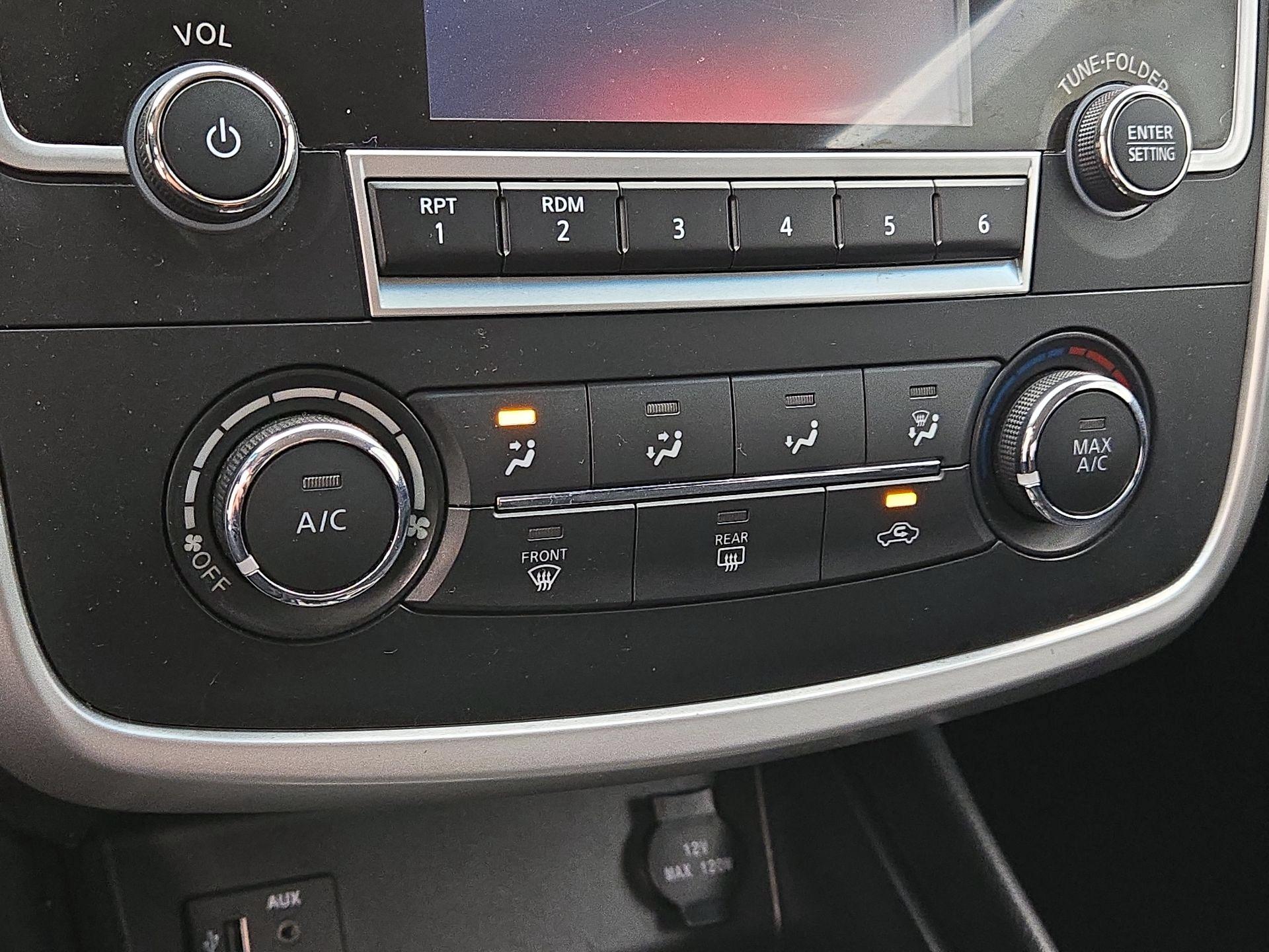 Thumbnail: 2016 Nissan Altima - 16
