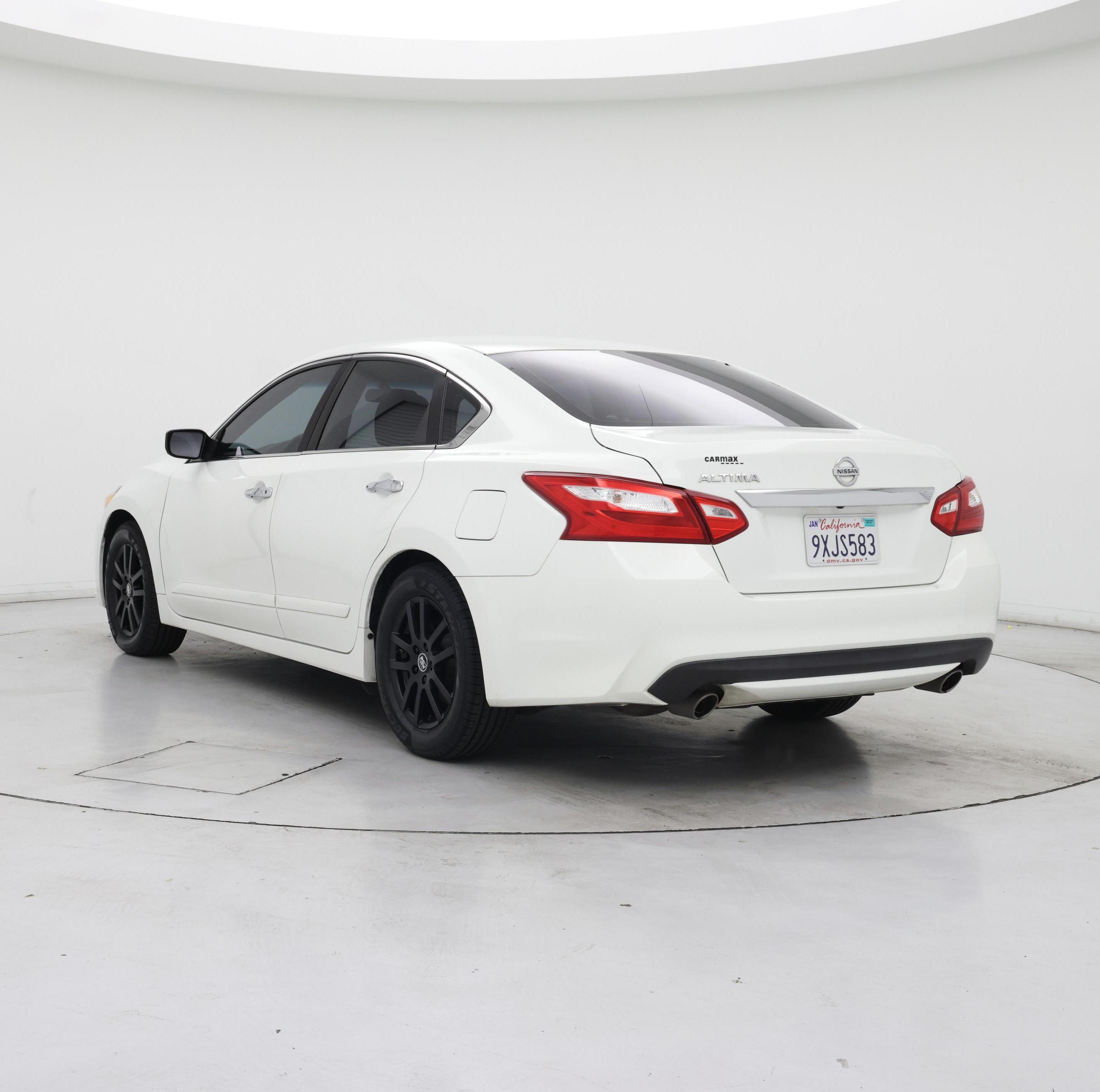 Thumbnail: 2016 Nissan Altima - 2
