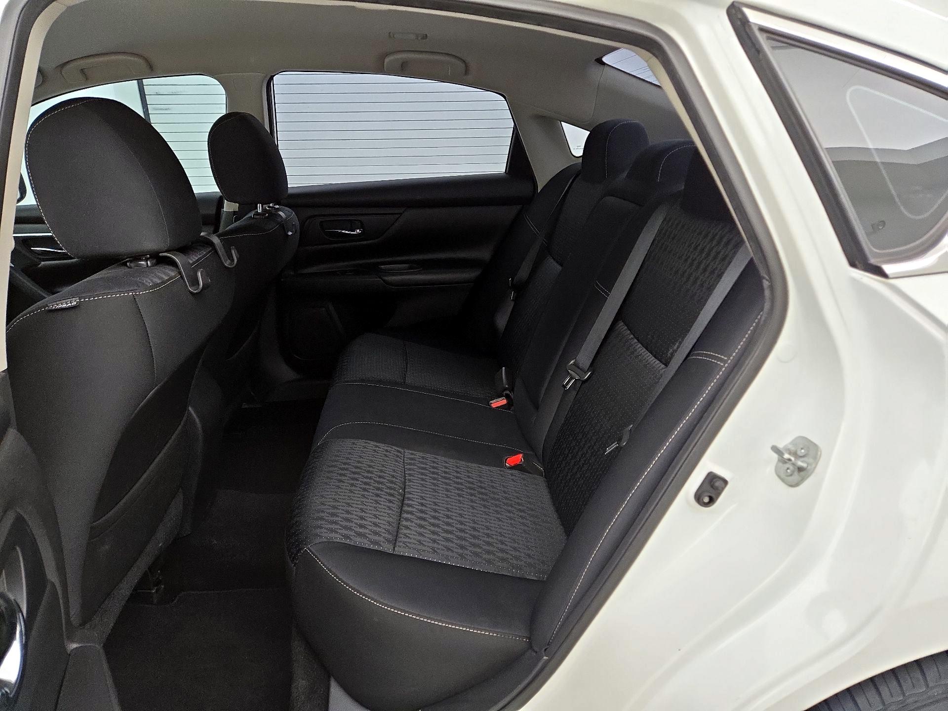 Thumbnail: 2016 Nissan Altima - 19