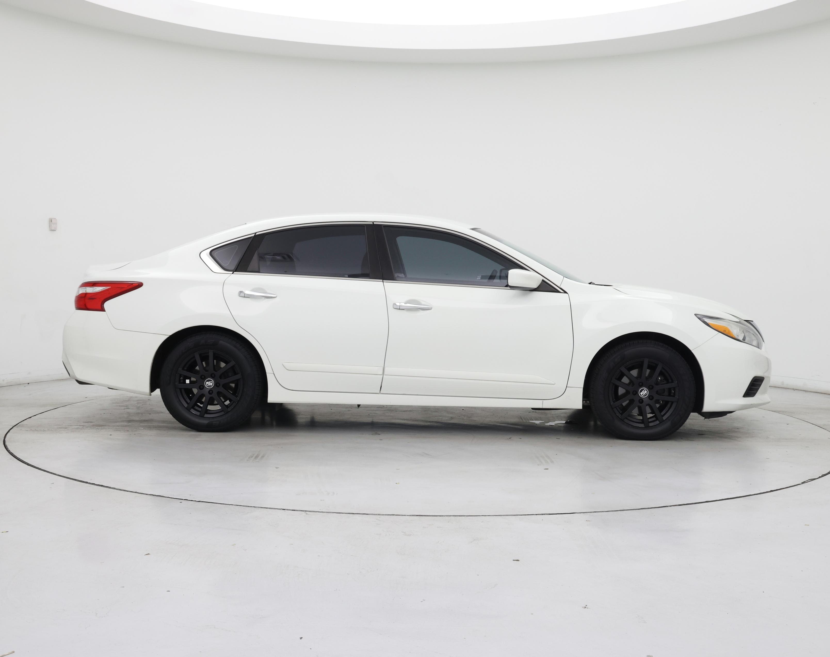 Thumbnail: 2016 Nissan Altima - 7