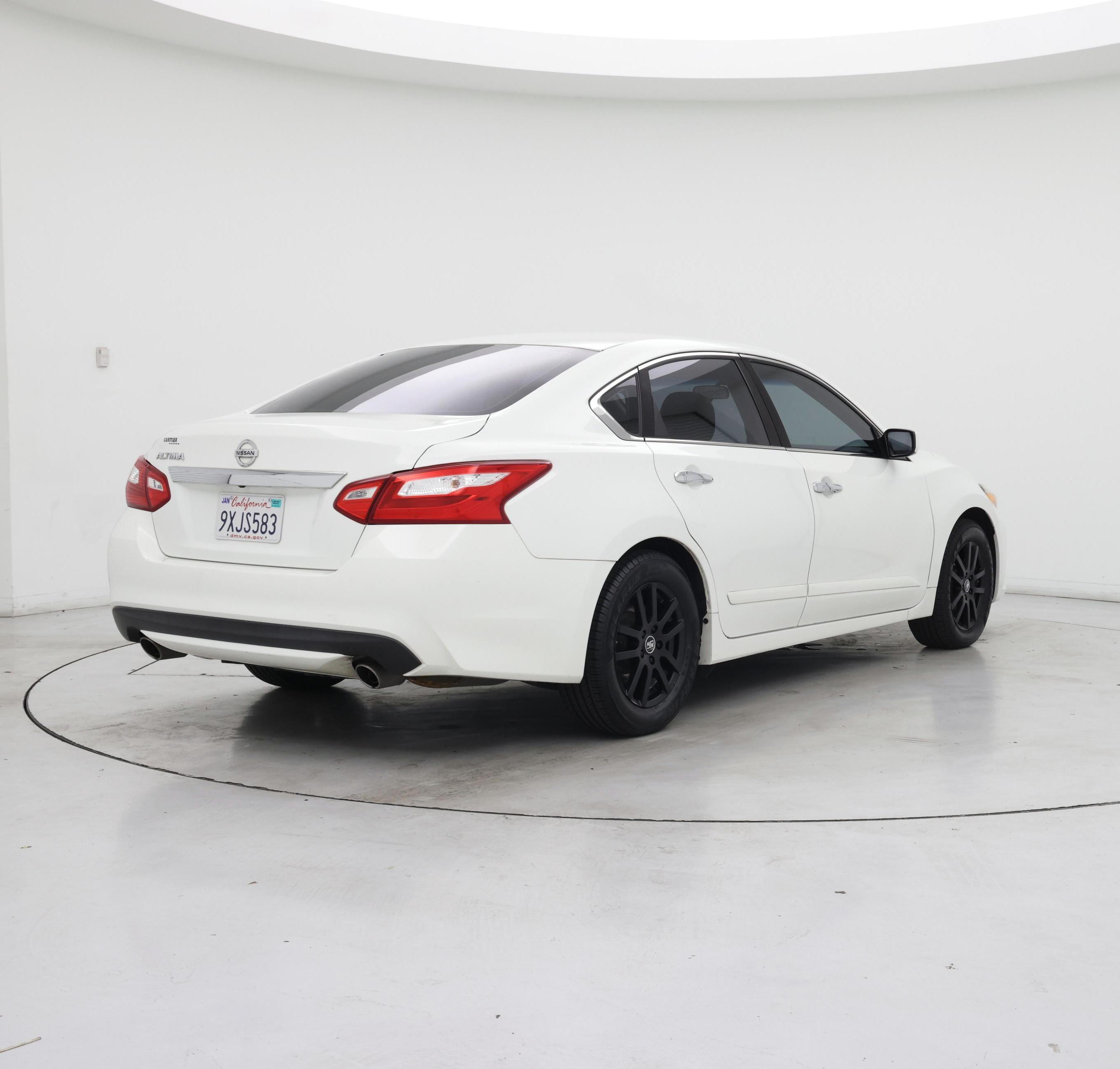Thumbnail: 2016 Nissan Altima - 8