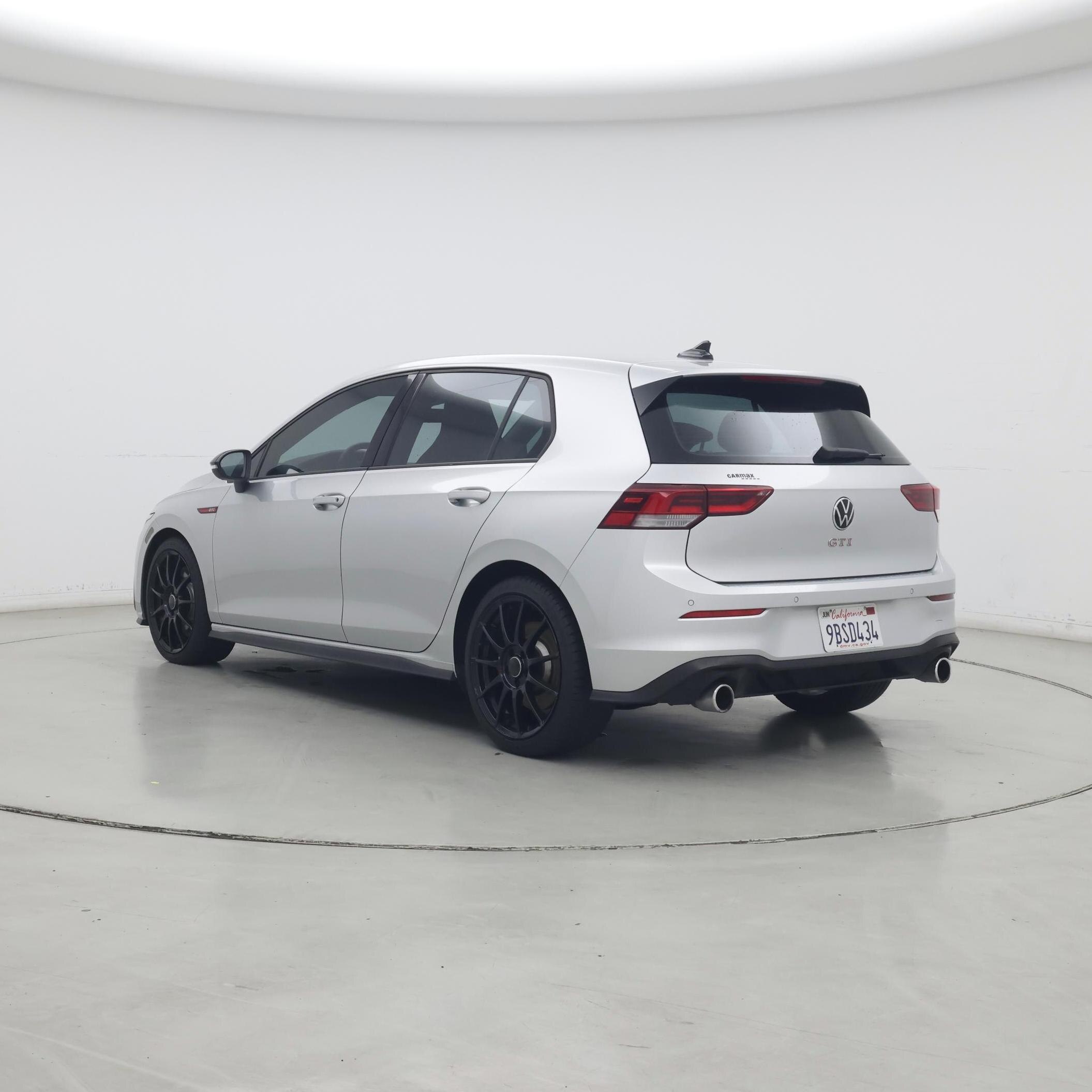 Thumbnail: 2022 Volkswagen Golf - 2