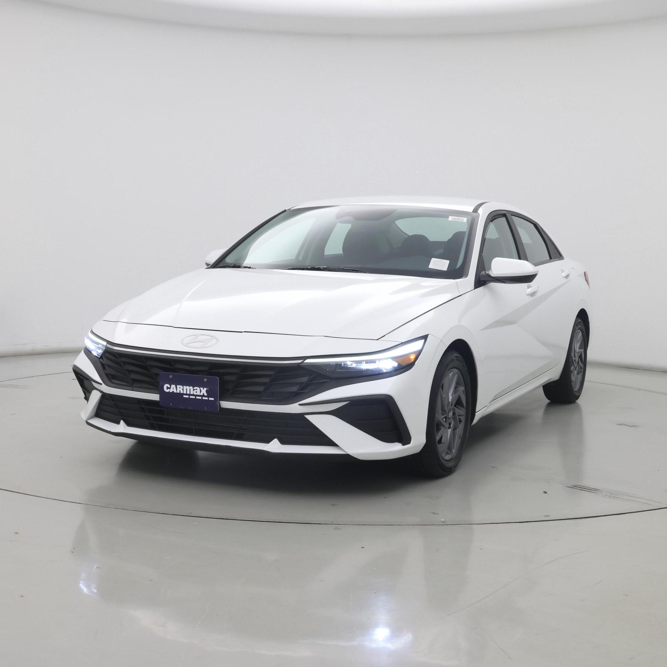 Thumbnail: 2024 Hyundai Elantra - 4