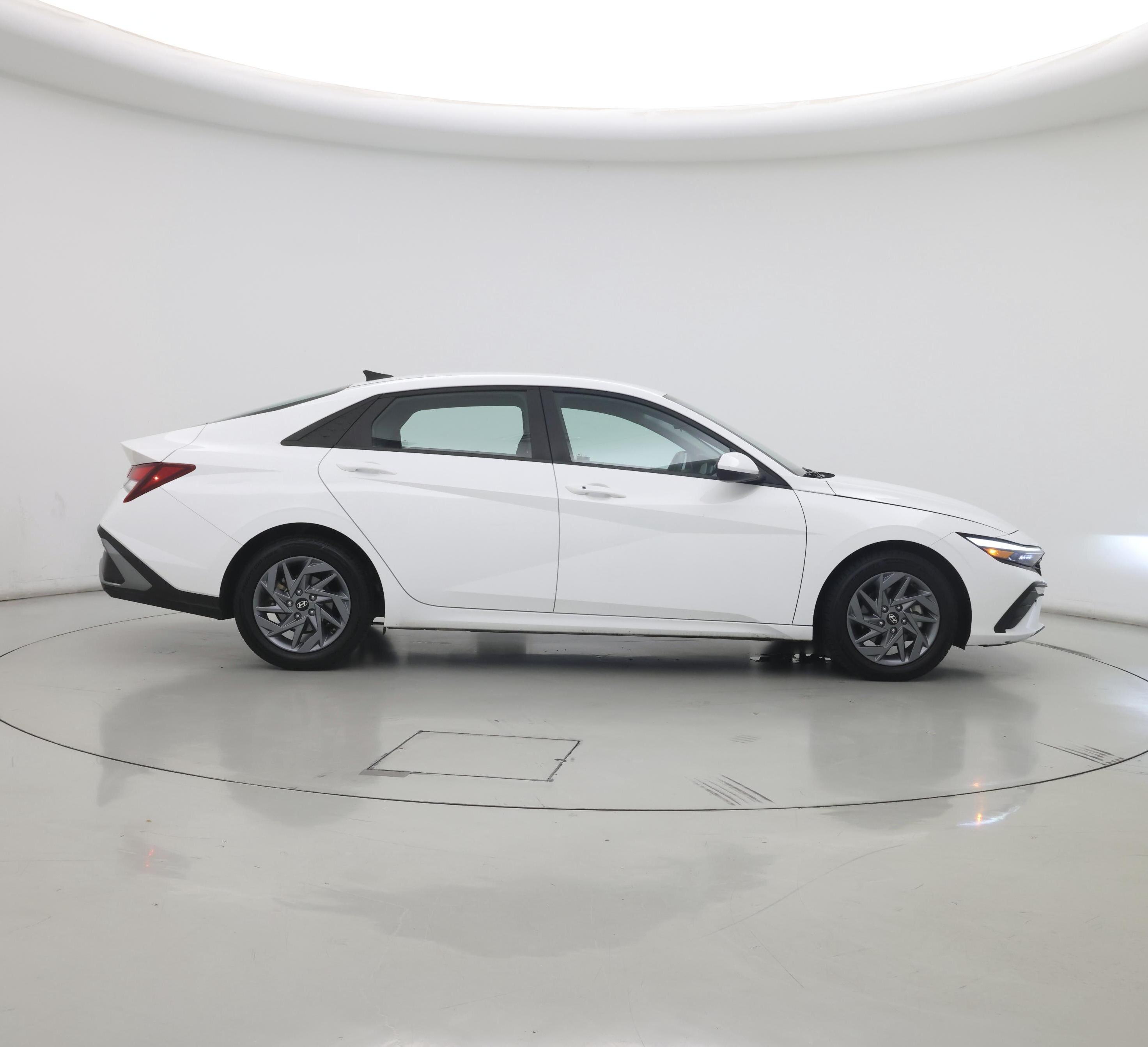 Thumbnail: 2024 Hyundai Elantra - 7