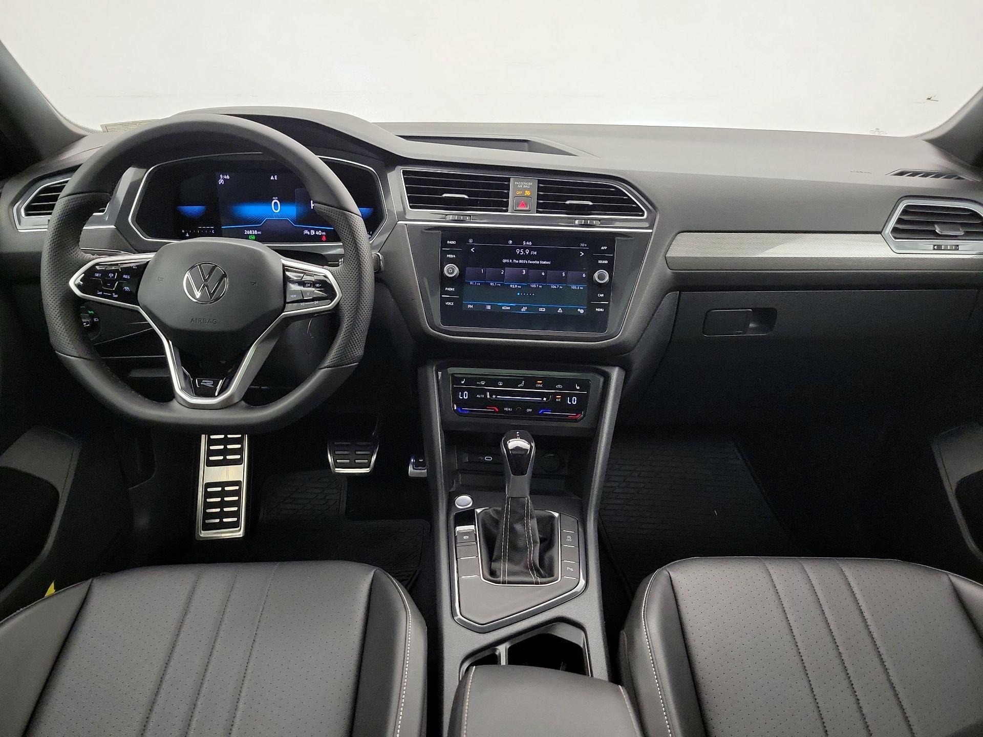 Thumbnail: 2022 Volkswagen Tiguan - 9
