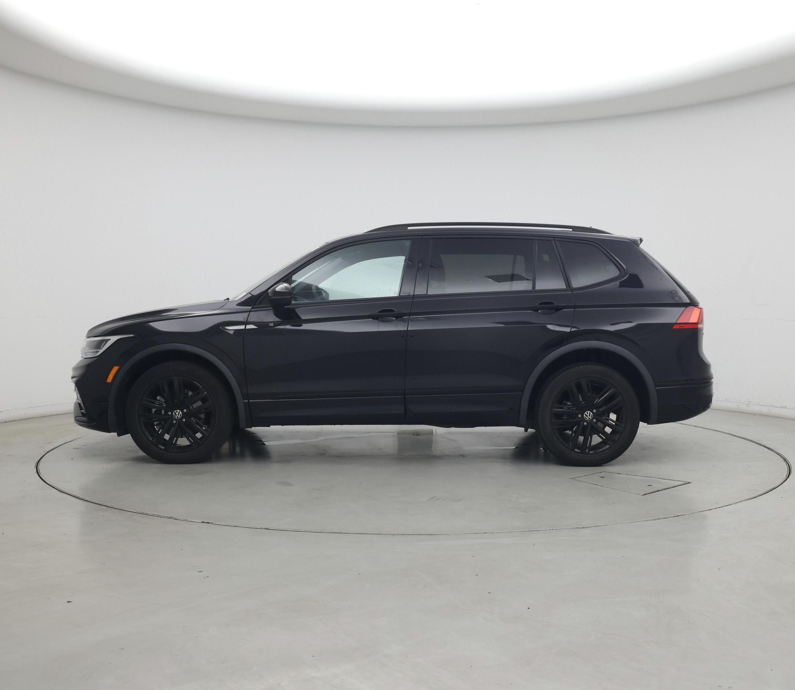 Thumbnail: 2022 Volkswagen Tiguan - 3