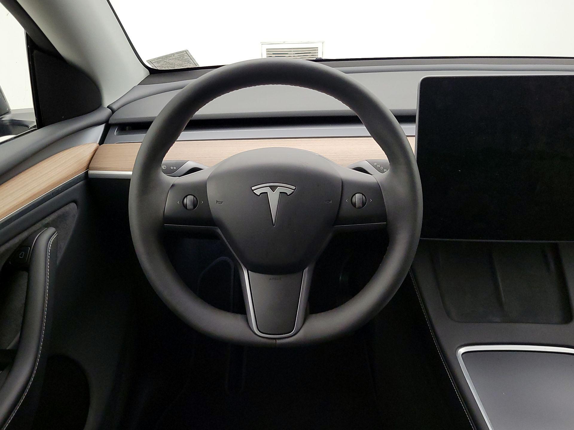 Thumbnail: 2023 Tesla Model Y - 10