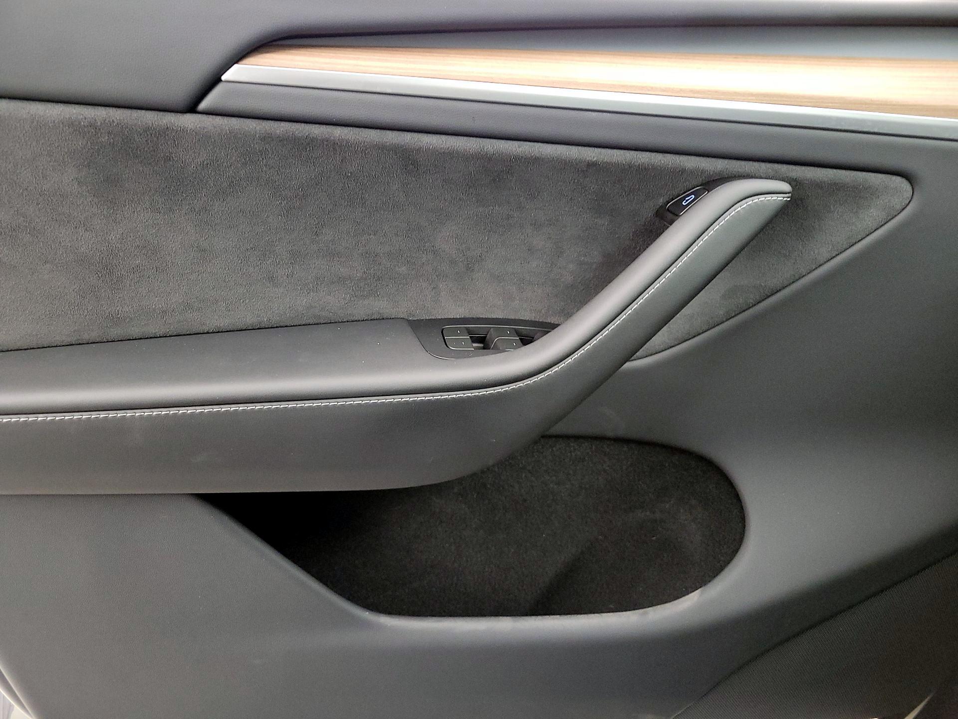Thumbnail: 2023 Tesla Model Y - 12
