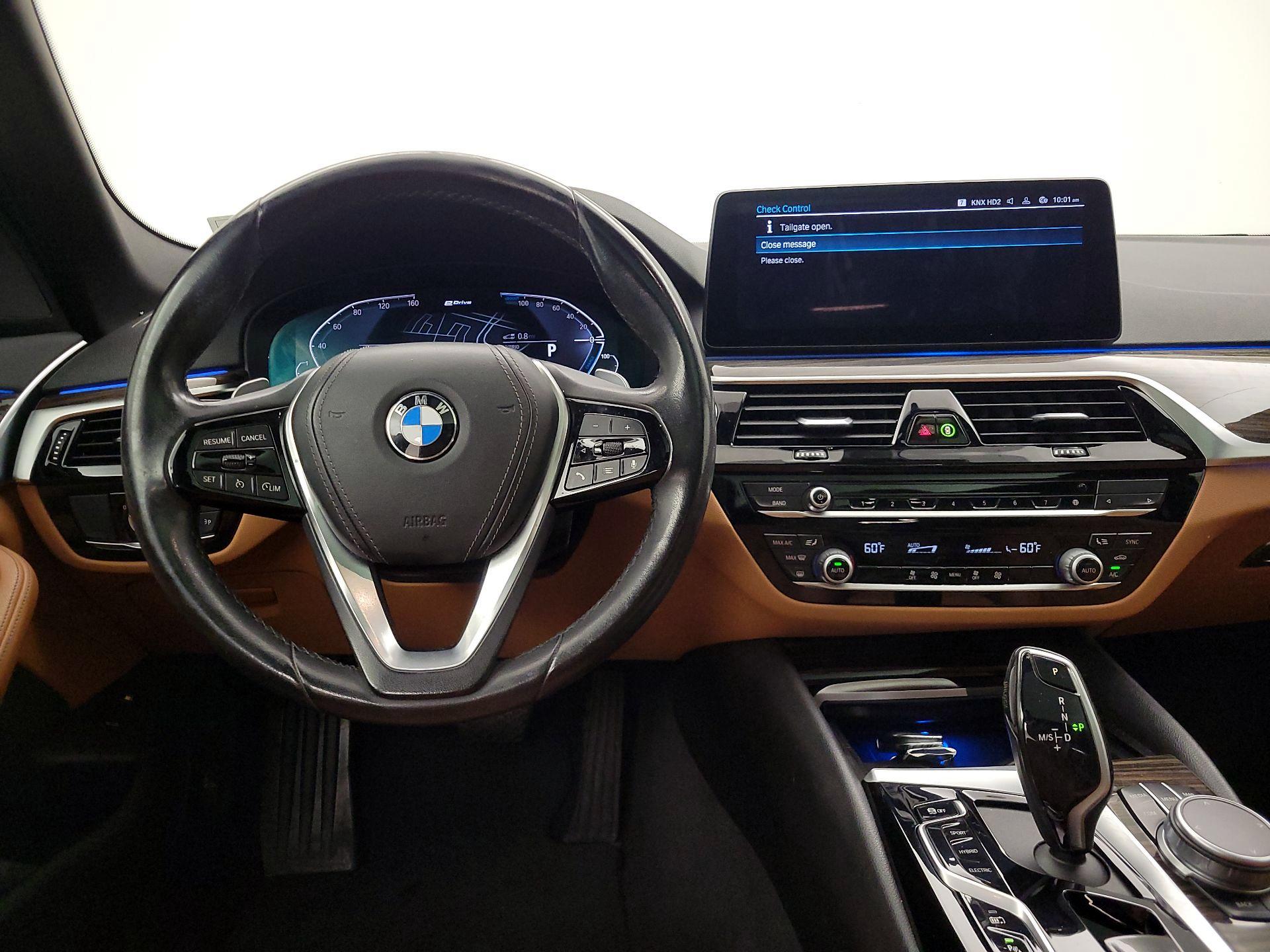 Thumbnail: 2021 BMW 5 Series - 10
