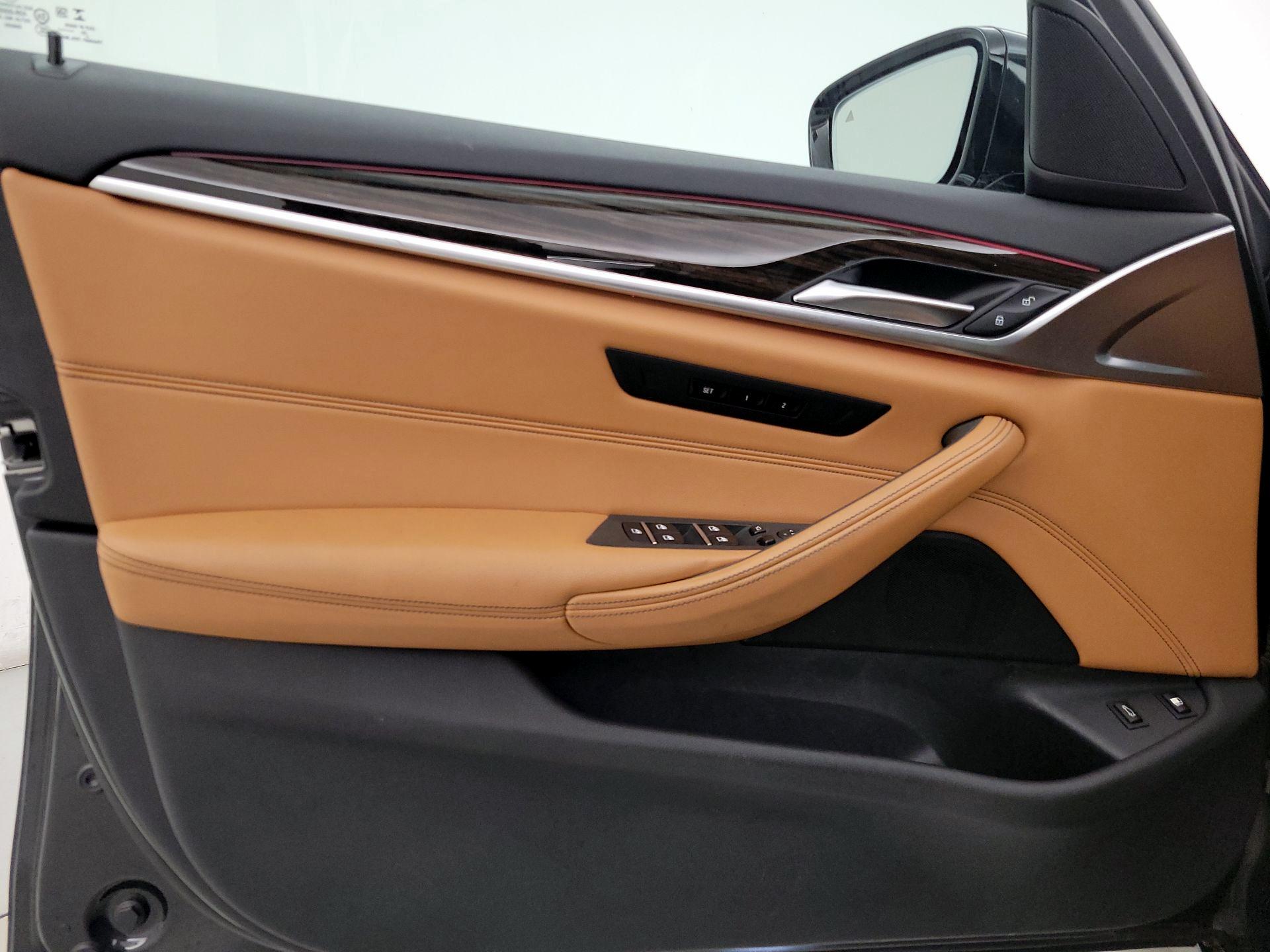 Thumbnail: 2021 BMW 5 Series - 12