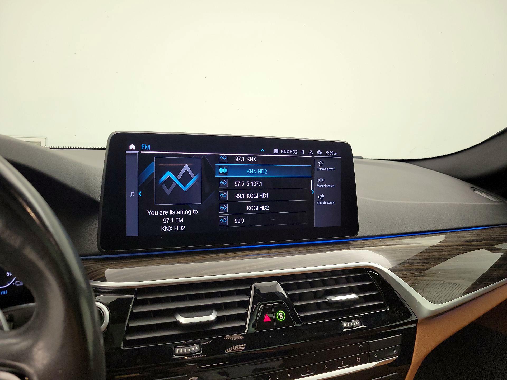 Thumbnail: 2021 BMW 5 Series - 16