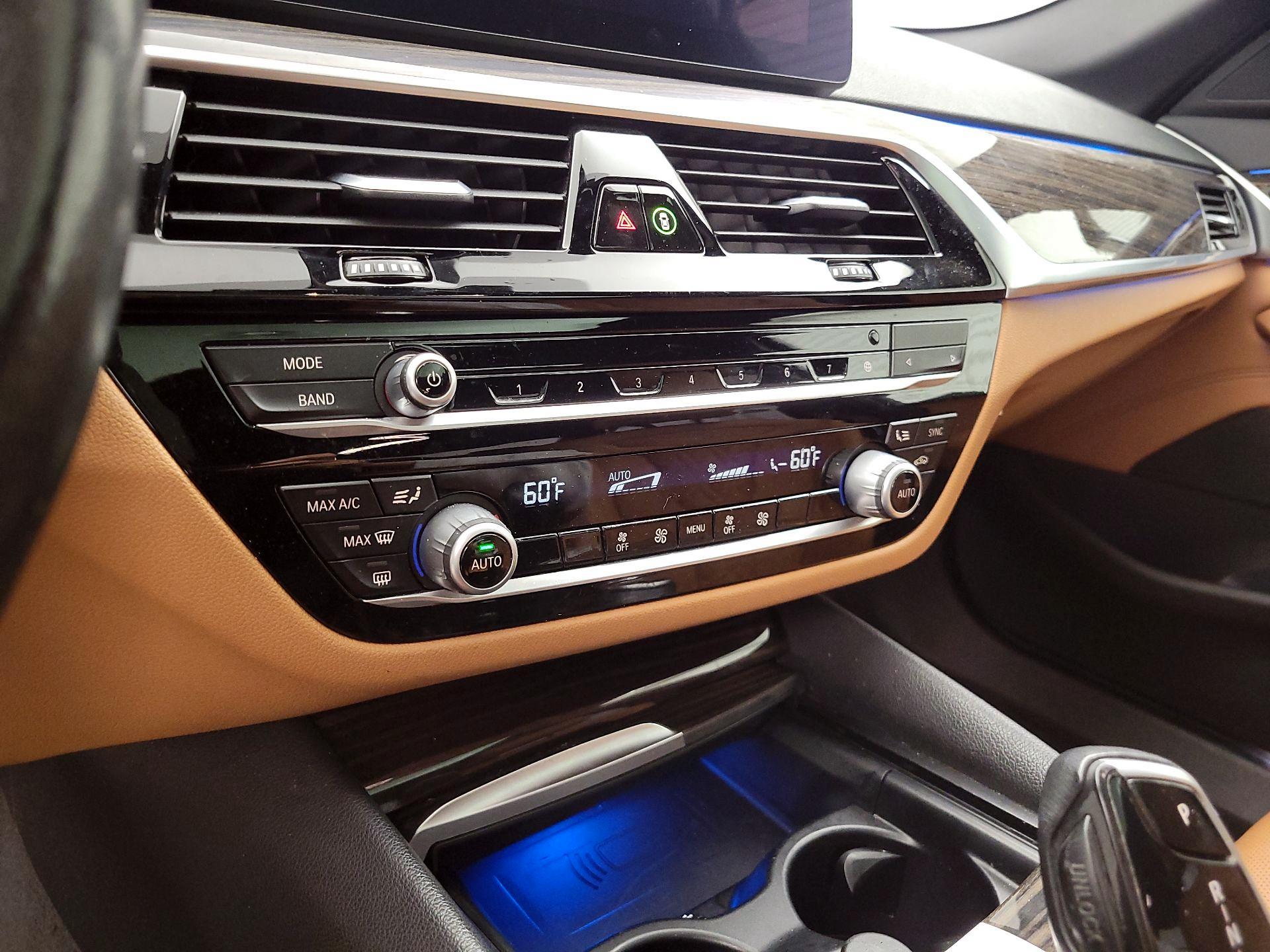 Thumbnail: 2021 BMW 5 Series - 17