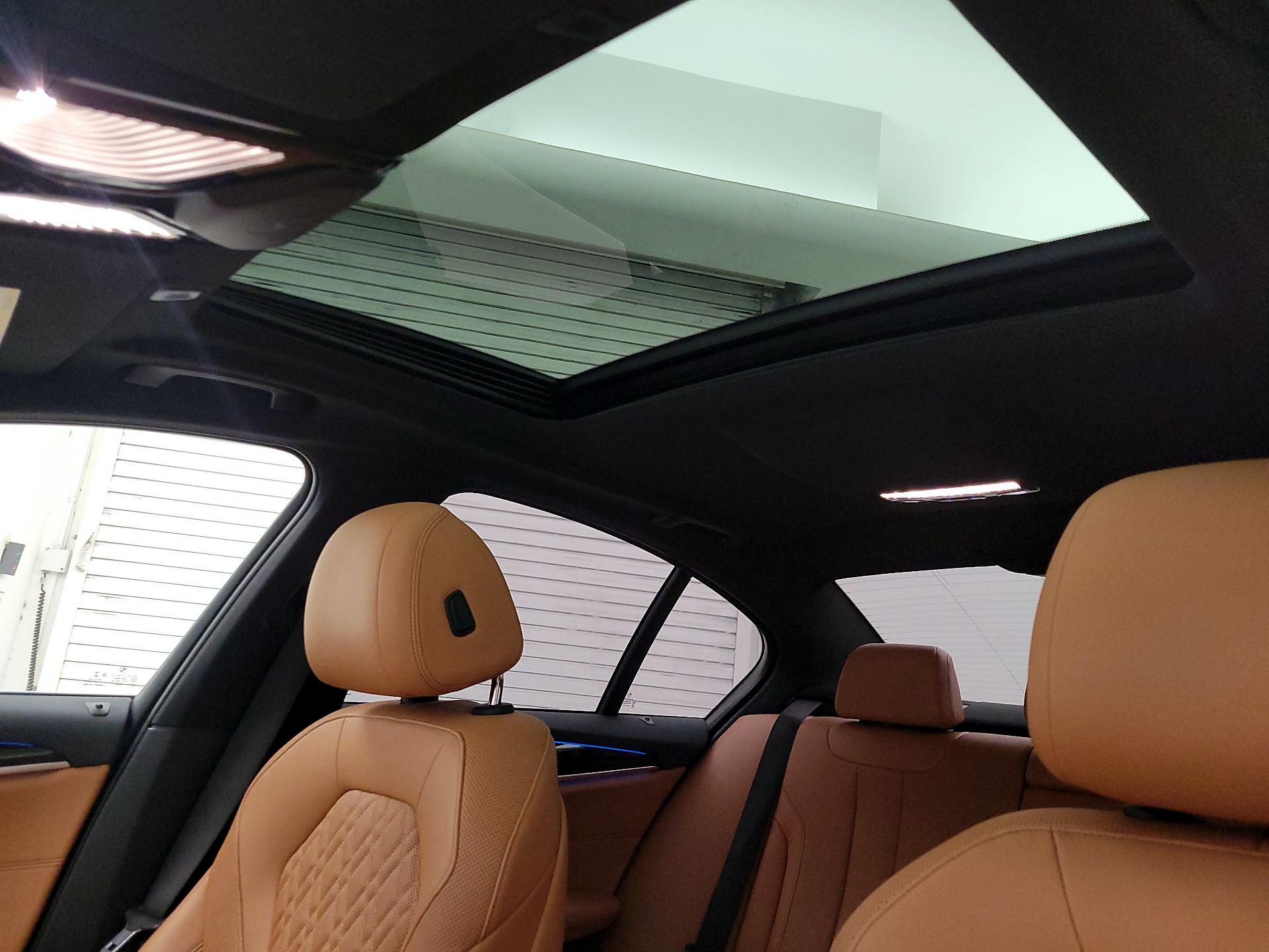 Thumbnail: 2021 BMW 5 Series - 19