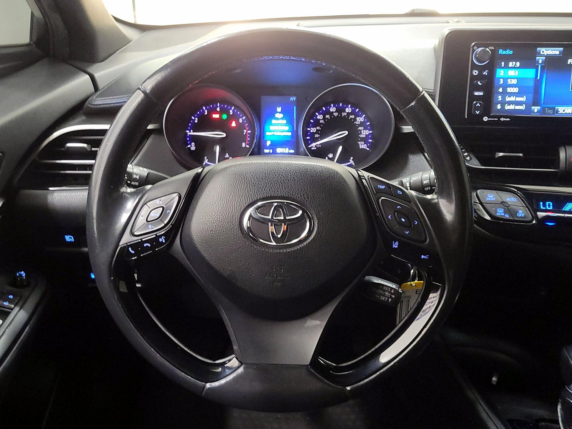 Thumbnail: 2018 Toyota C-HR - 10