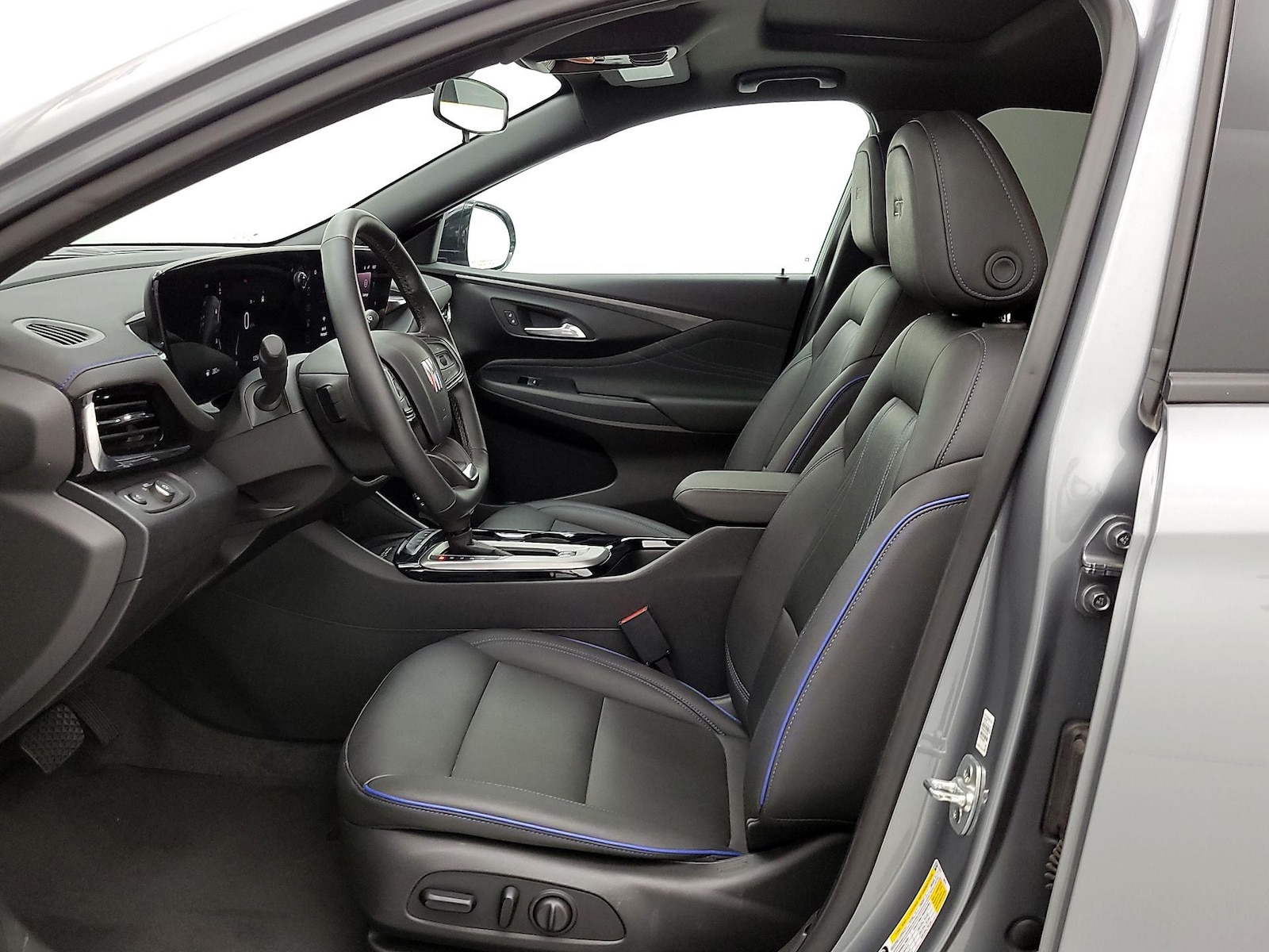 2025 Buick Envista Sport Touring - Photo 12
