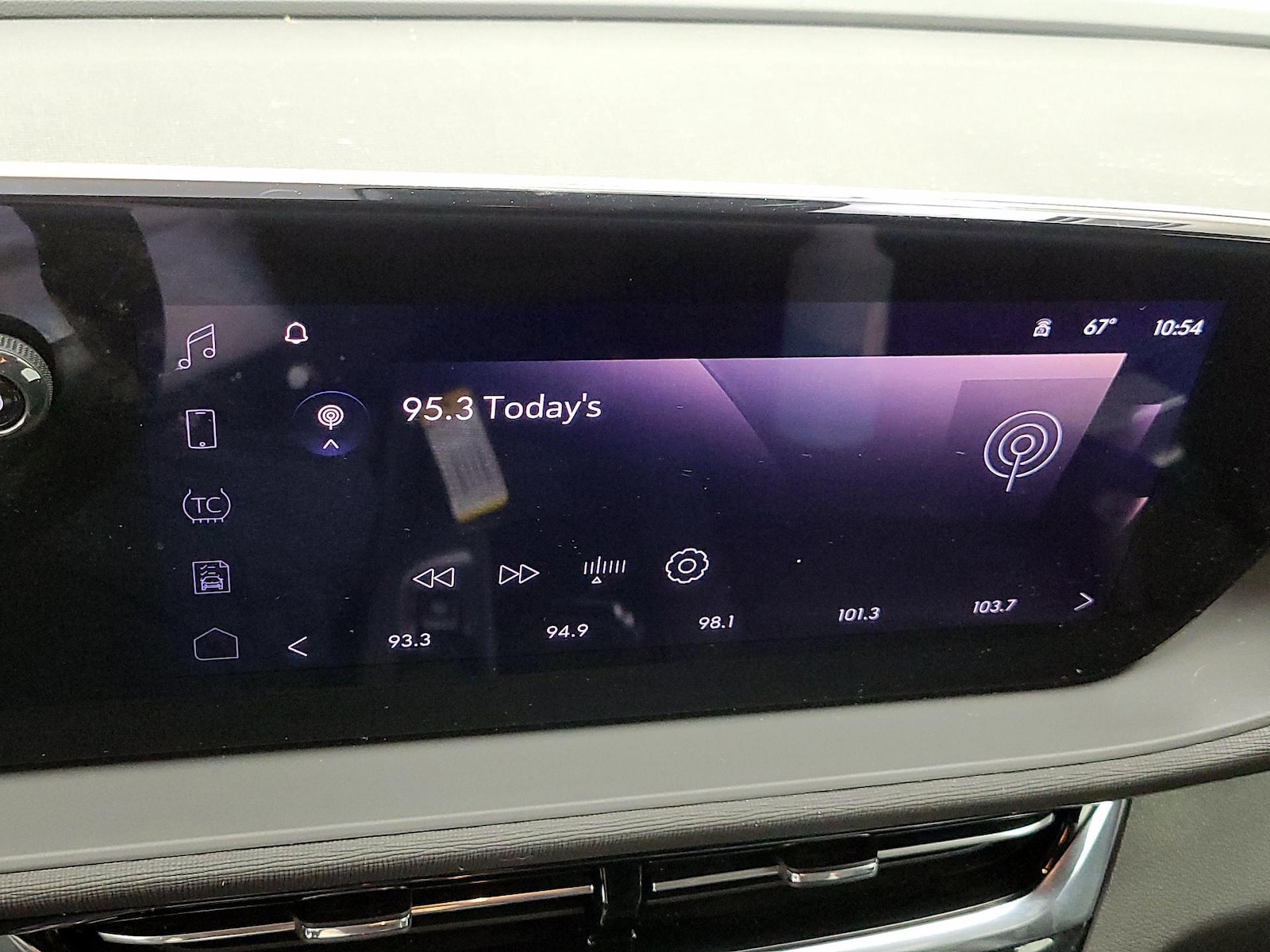 2025 Buick Envista Sport Touring - Photo 16