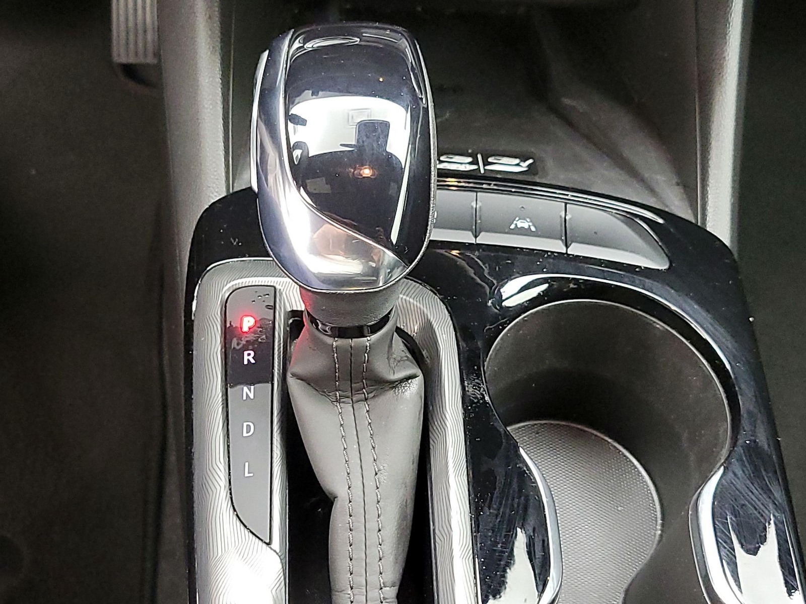2025 Buick Envista Sport Touring - Photo 18
