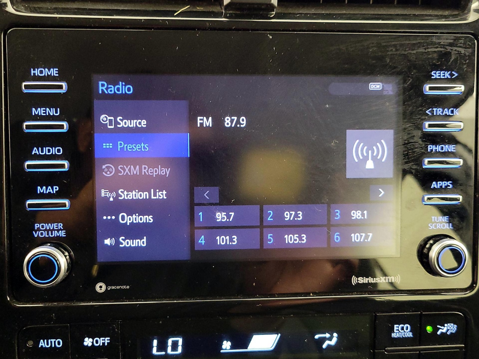 2021 Toyota Prius XLE - Photo 16