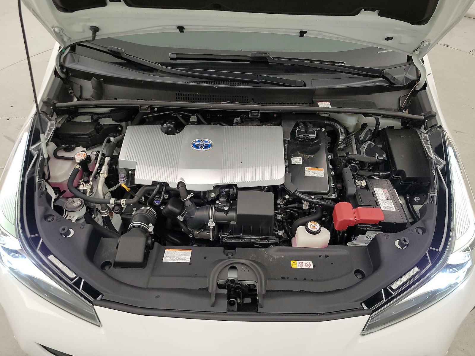 2021 Toyota Prius XLE - Photo 21