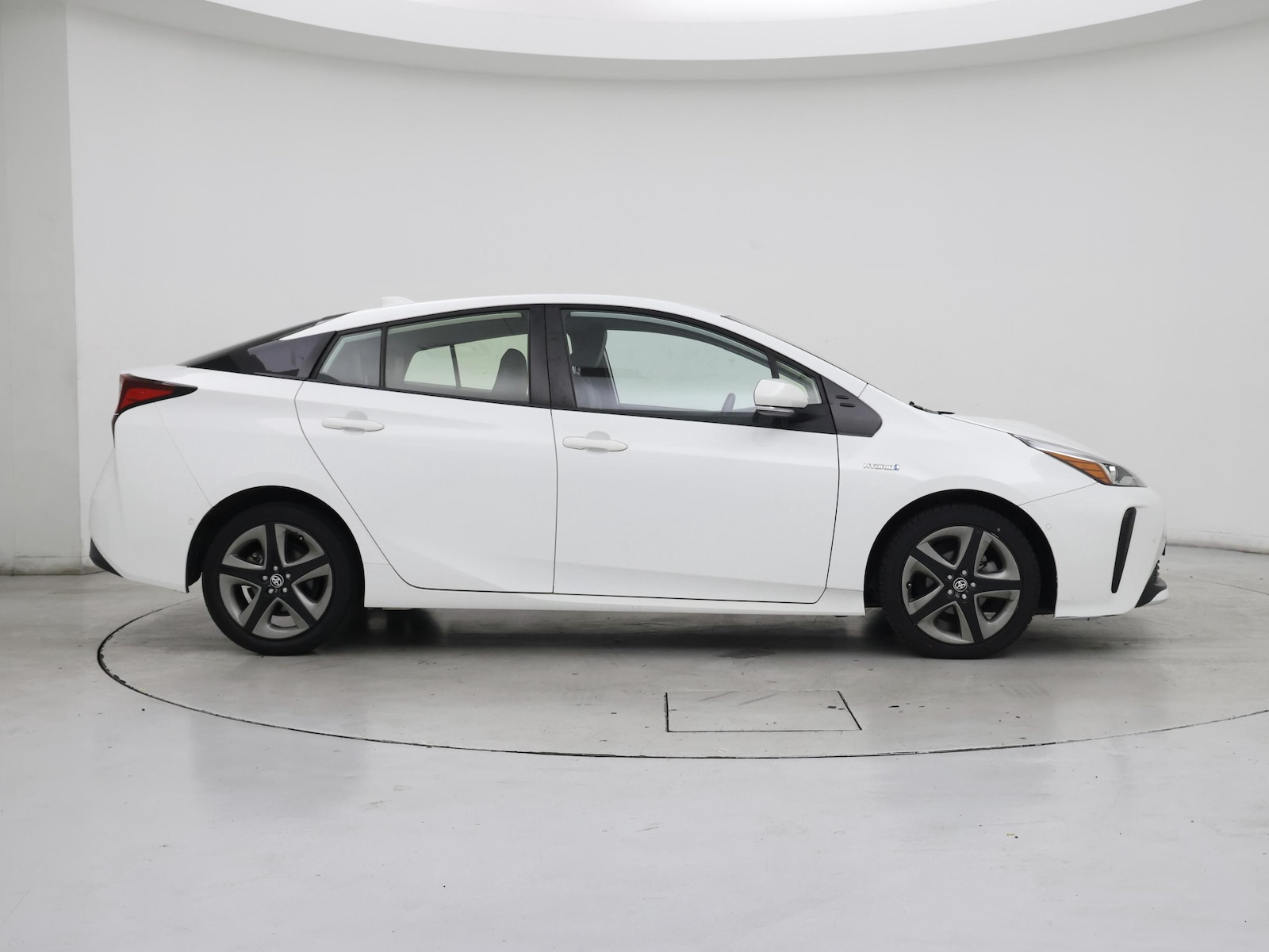 2021 Toyota Prius XLE - Photo 8