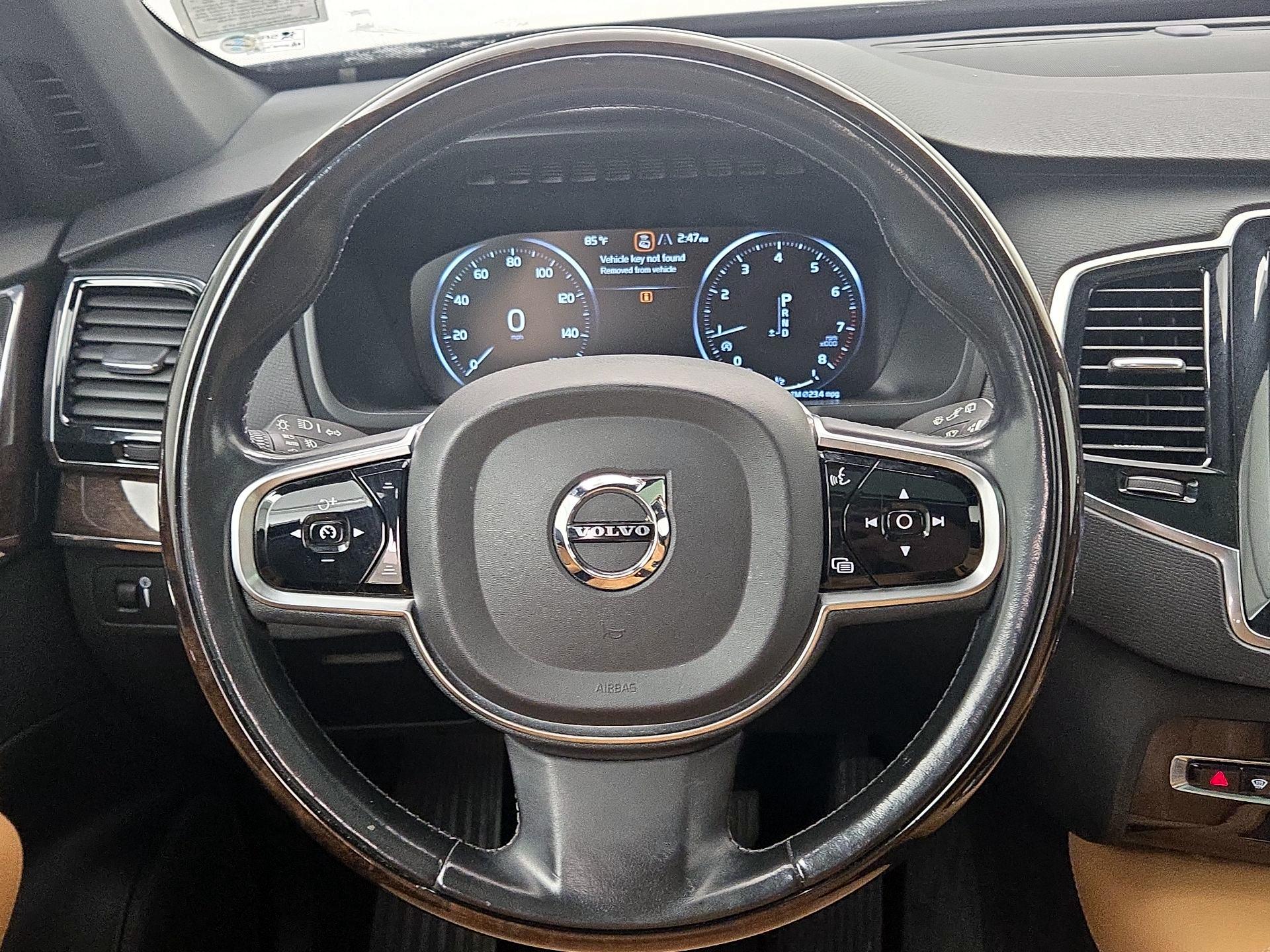 Thumbnail: 2016 Volvo XC90 - 10