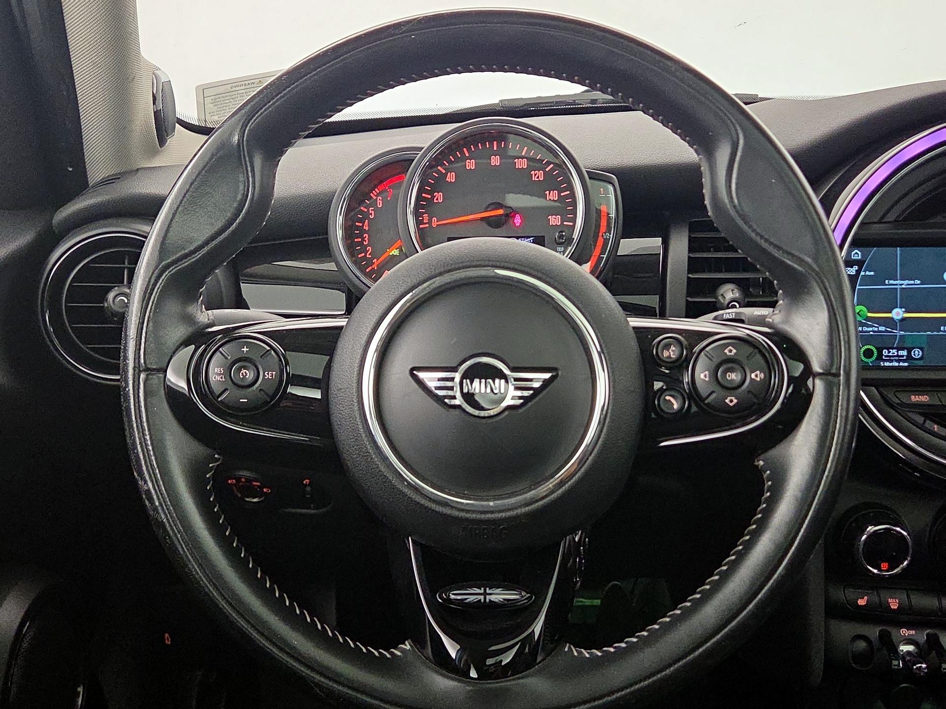 Thumbnail: 2019 MINI Cooper Hardtop - 10