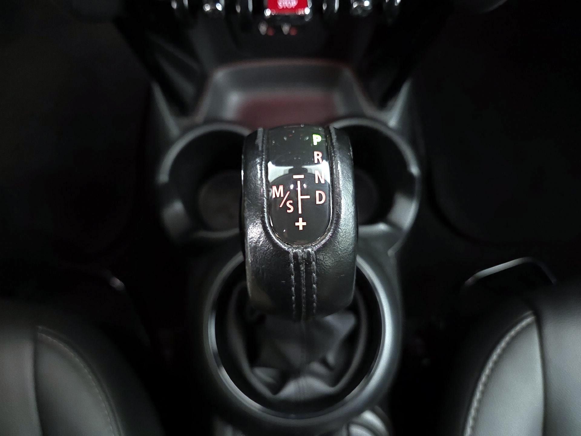 Thumbnail: 2019 MINI Cooper Hardtop - 18