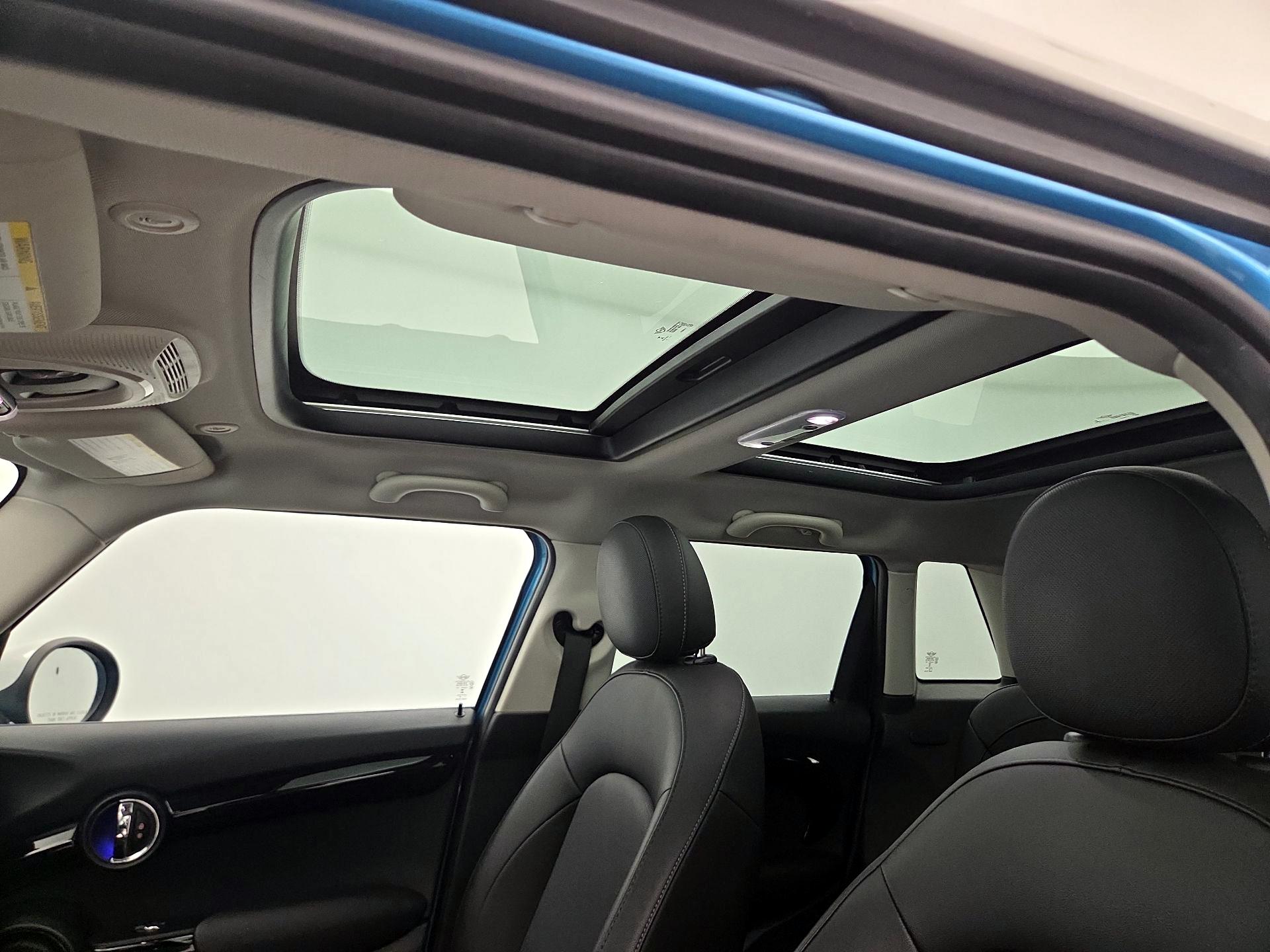 Thumbnail: 2019 MINI Cooper Hardtop - 20