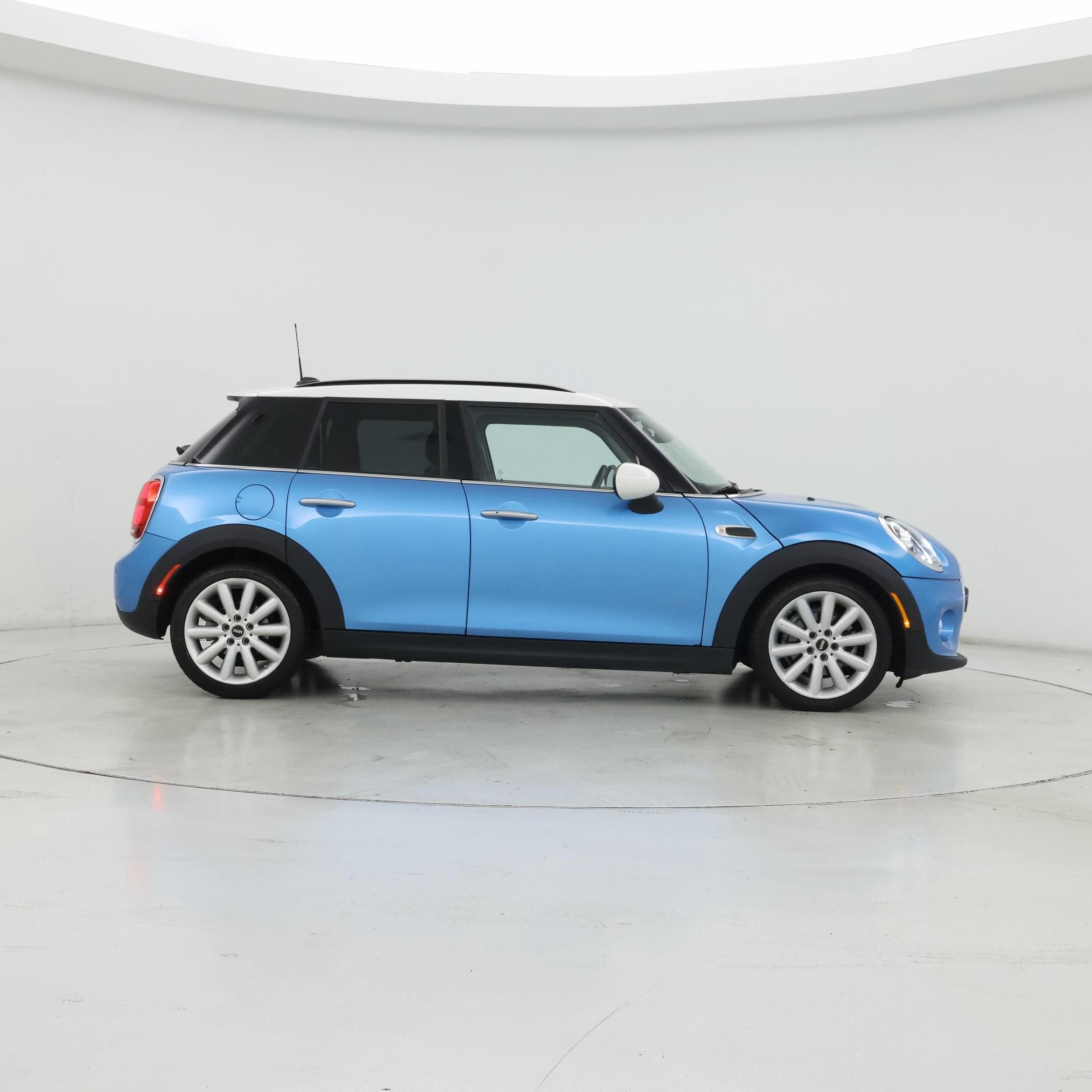 Thumbnail: 2019 MINI Cooper Hardtop - 7