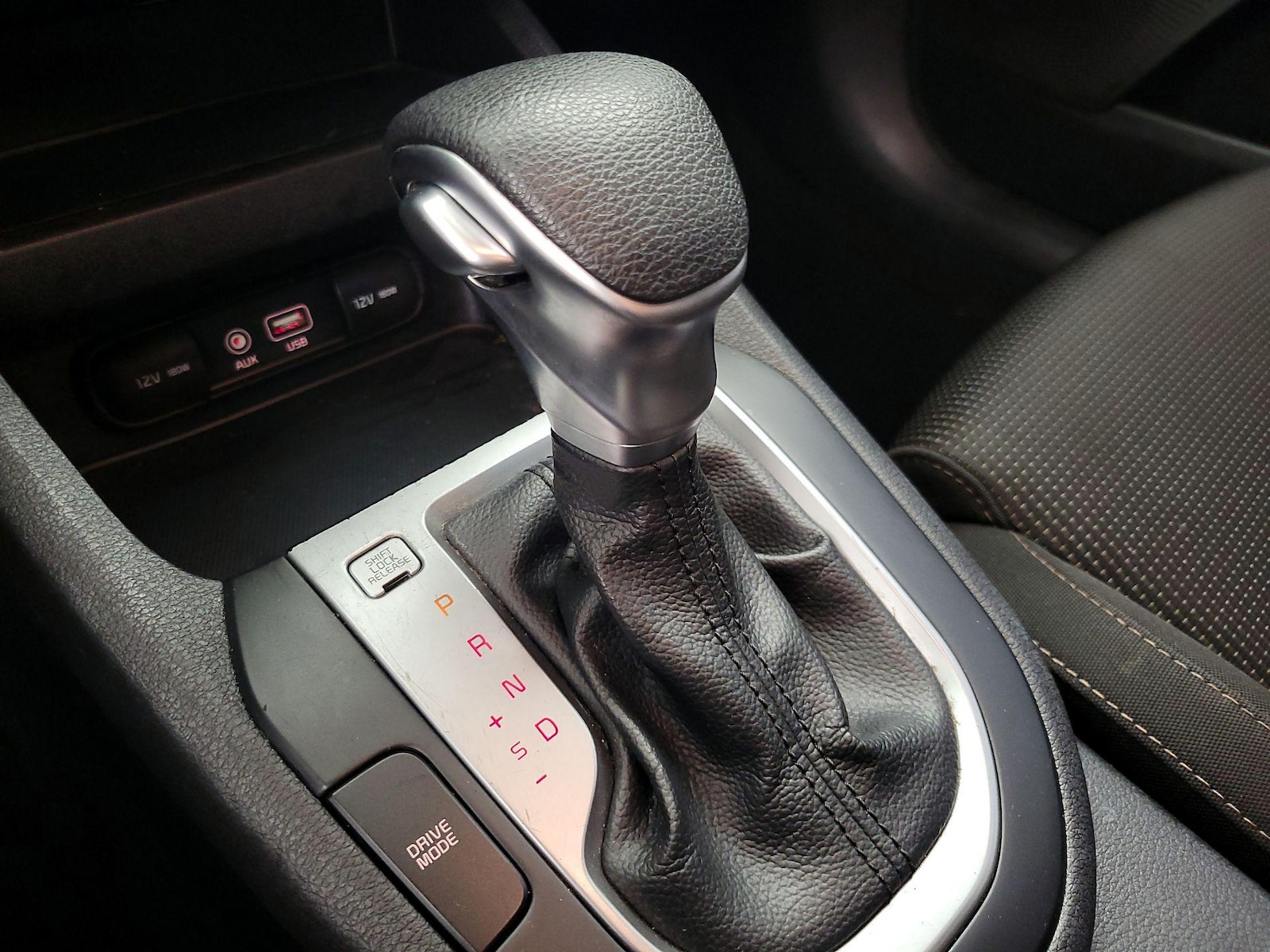 2019 Kia FORTE FE - Photo 18