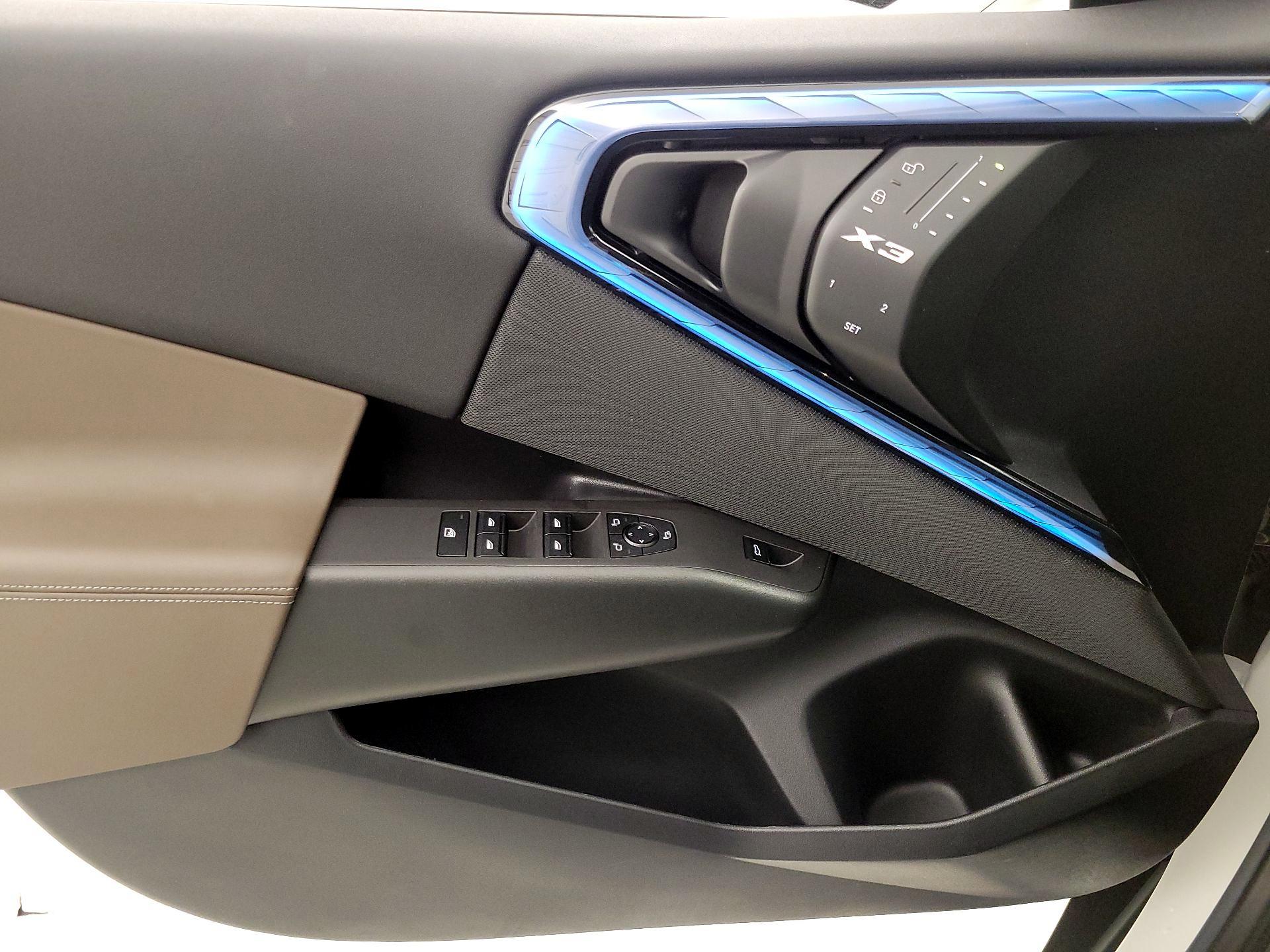 Thumbnail: 2025 BMW X3 - 12