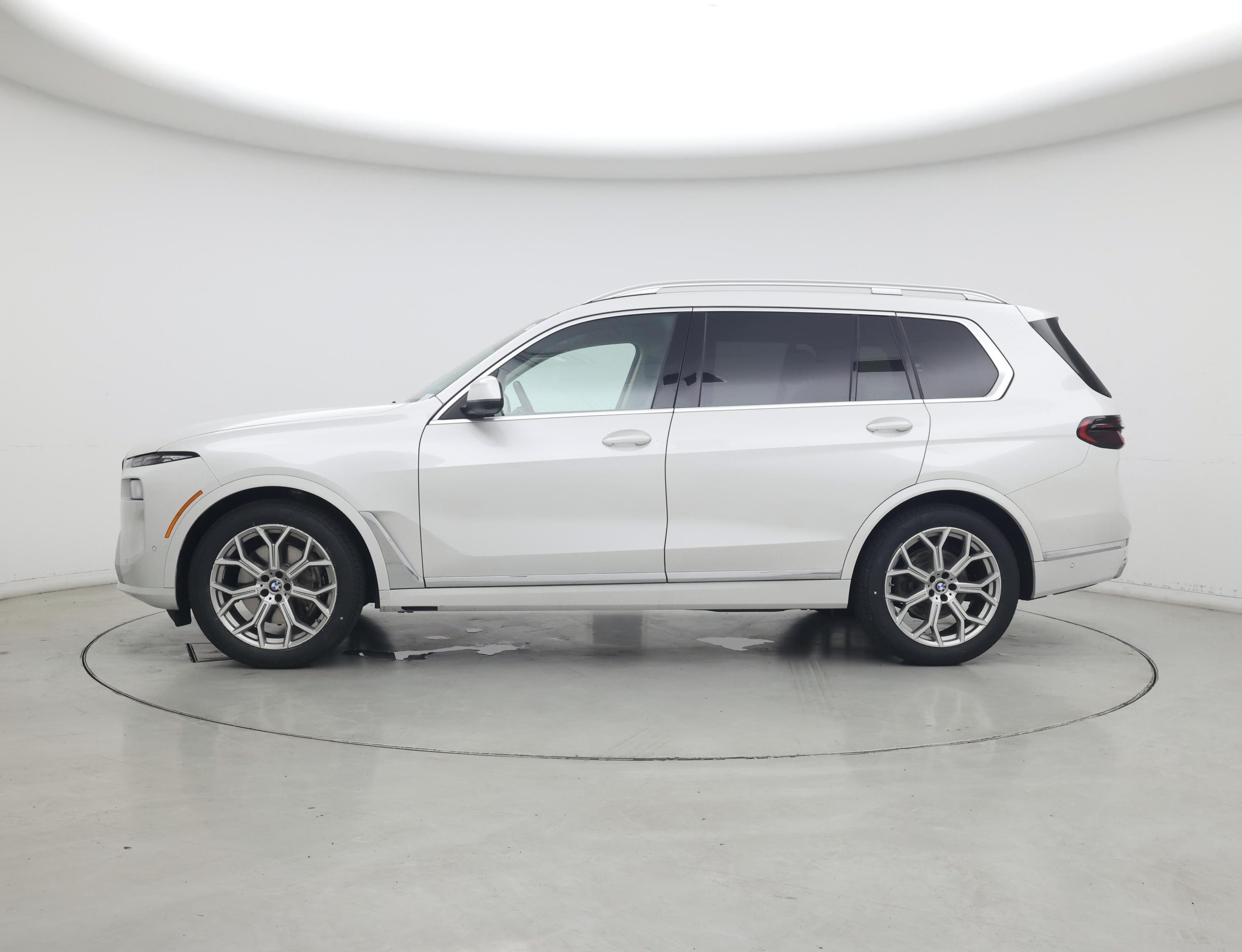 Thumbnail: 2024 BMW X7 - 3