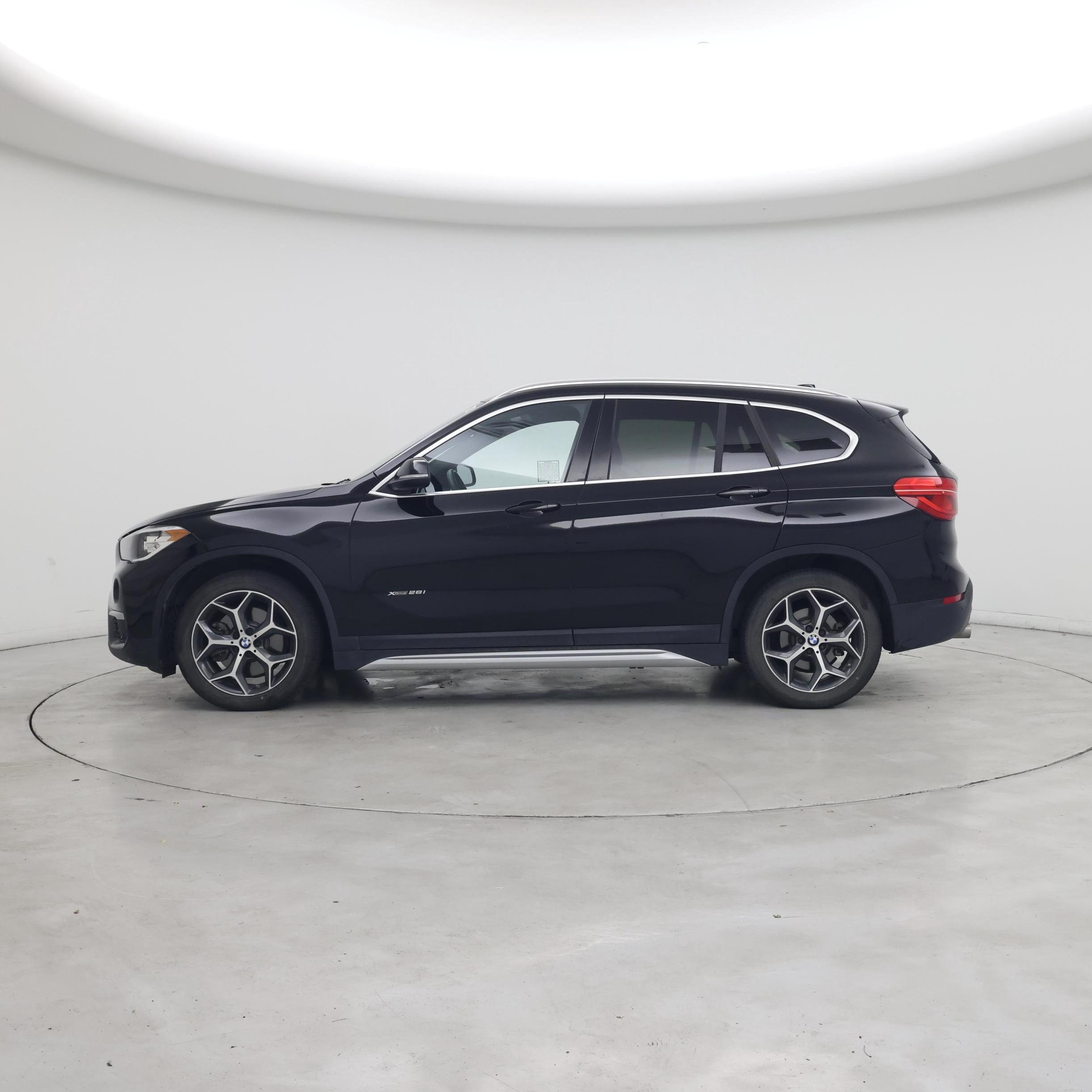 Thumbnail: 2016 BMW X1 - 3