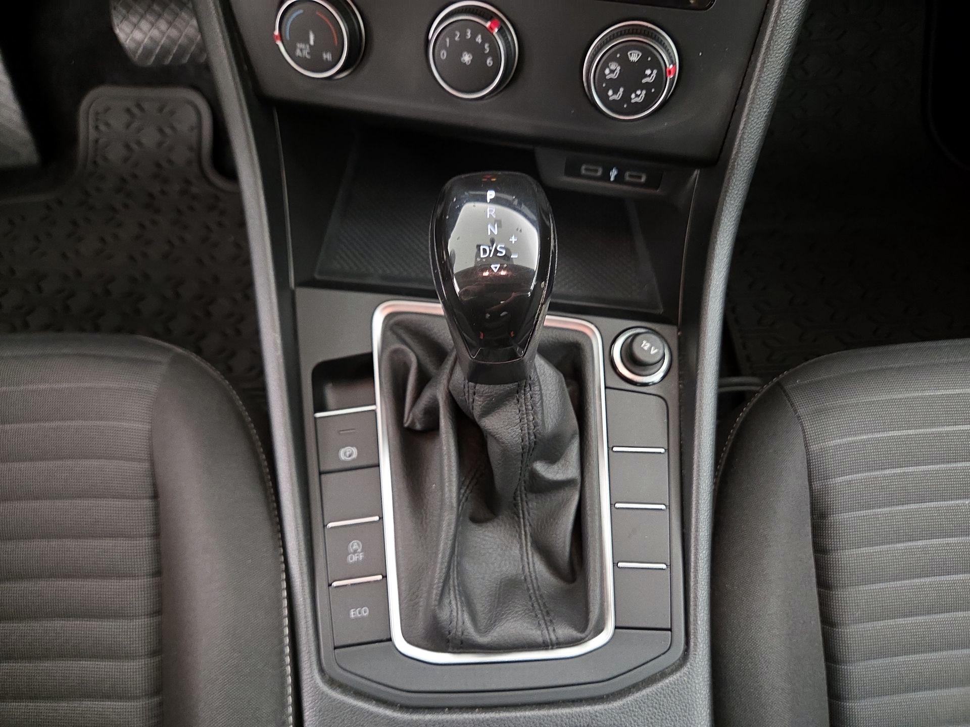 Thumbnail: 2022 Volkswagen Jetta - 17