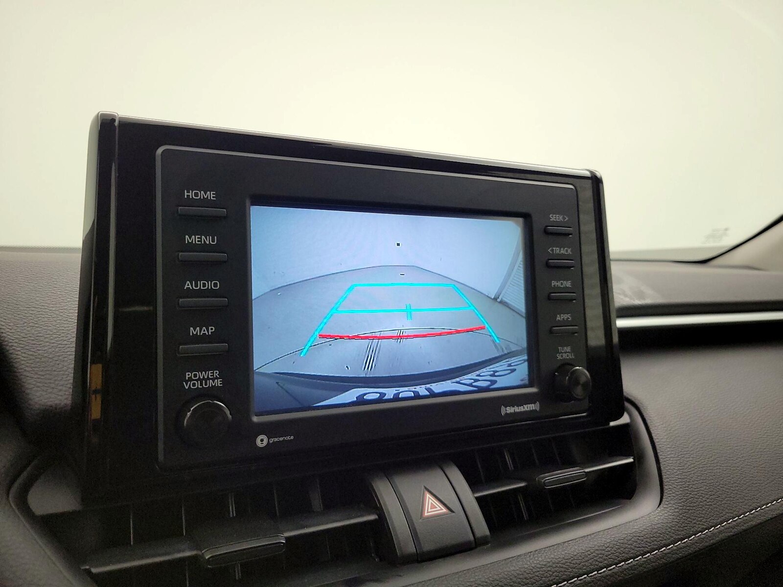 2021 Toyota RAV4 XLE - Photo 16