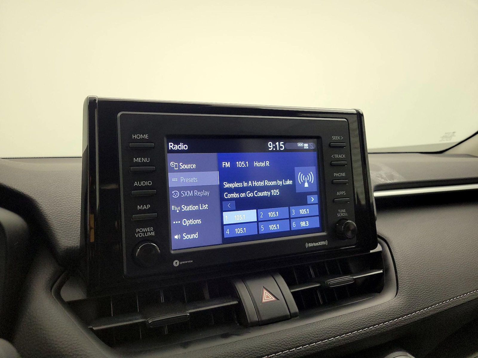 2021 Toyota RAV4 XLE - Photo 17