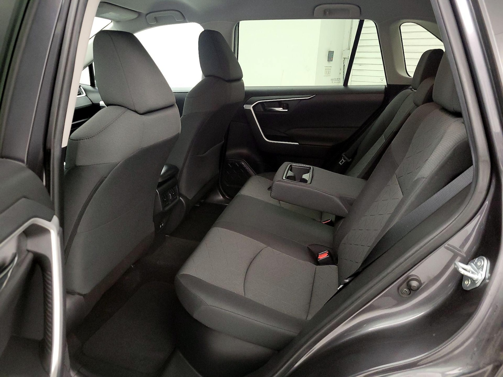 2021 Toyota RAV4 XLE - Photo 21