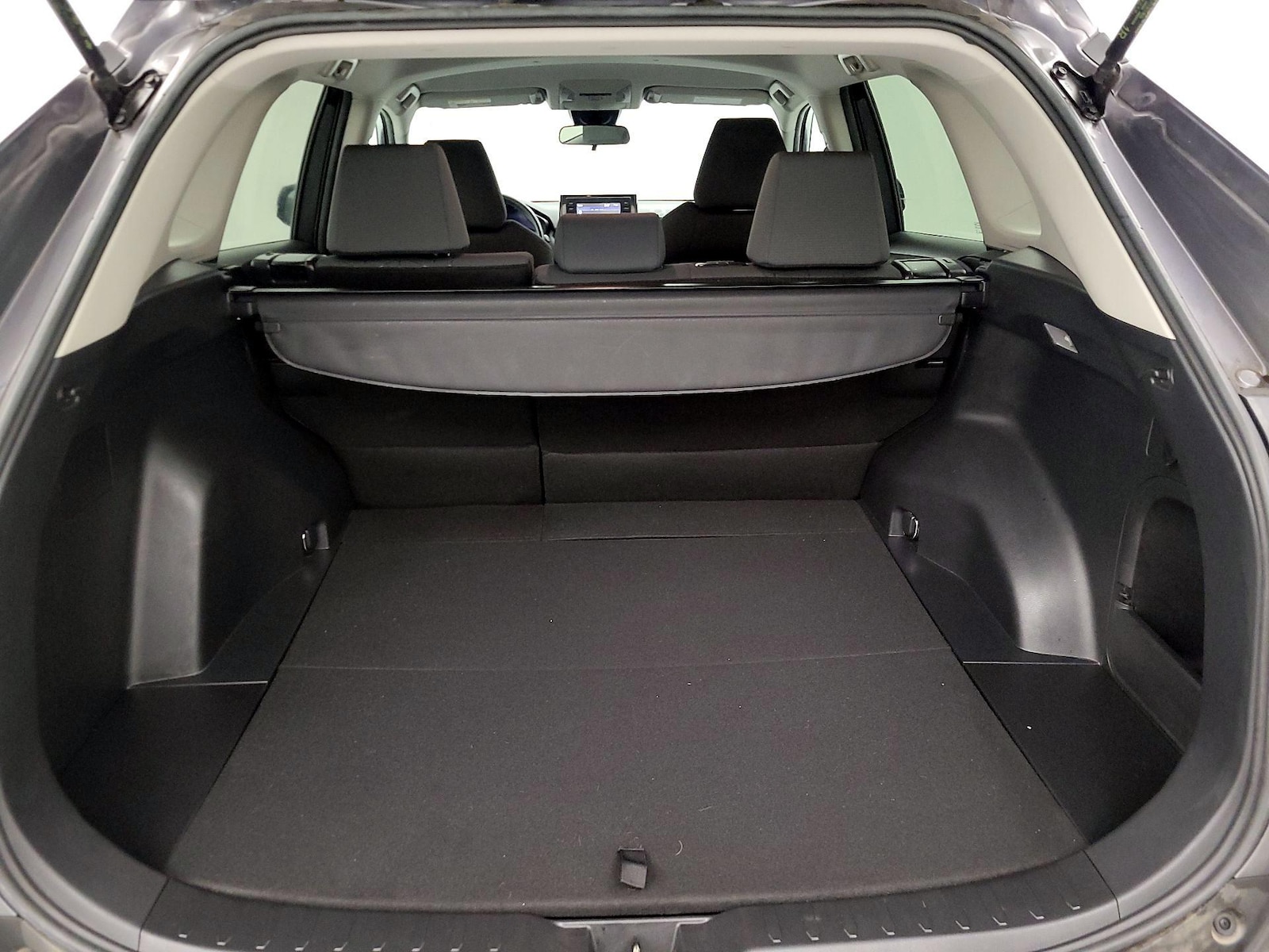 2021 Toyota RAV4 XLE - Photo 22