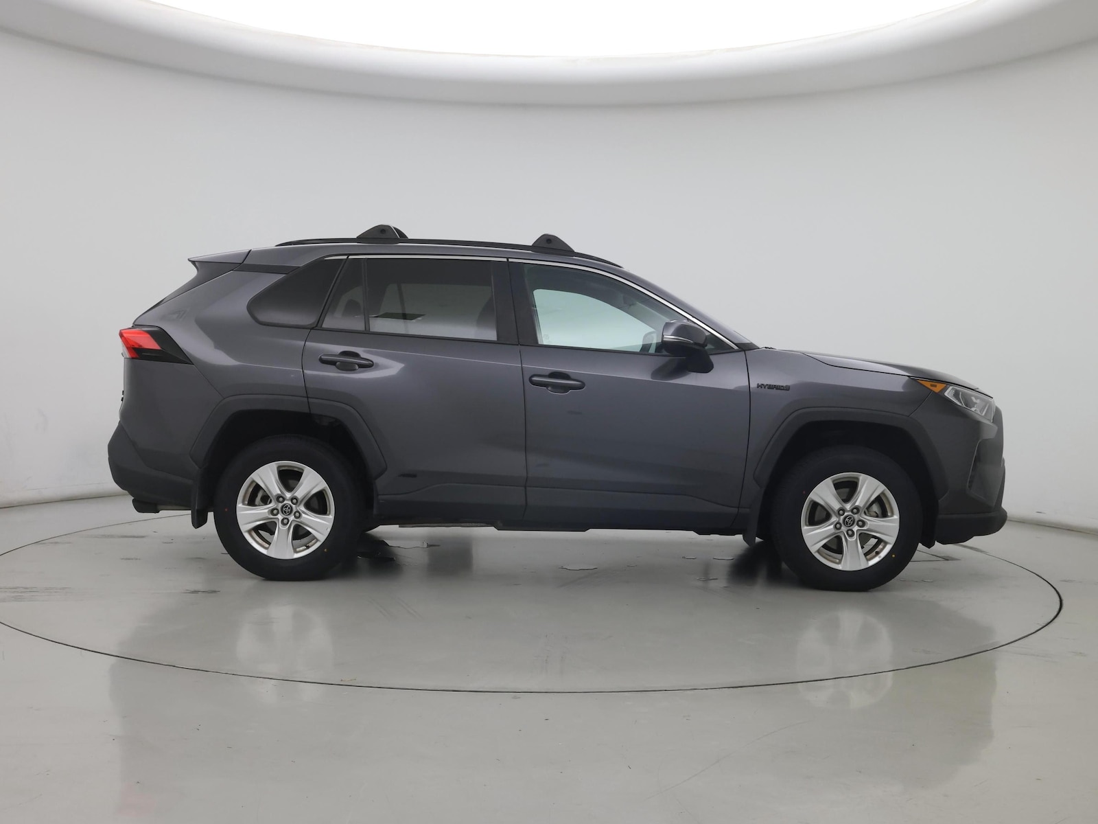 2021 Toyota RAV4 XLE - Photo 8
